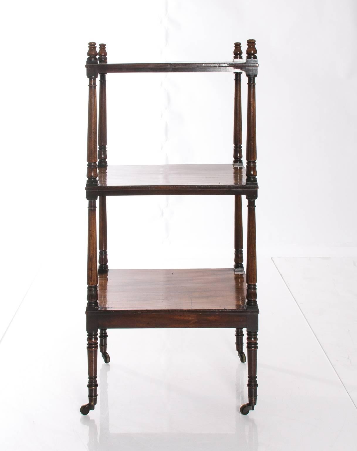 19th Century English Three-Tier Étagère In Good Condition In Stamford, CT