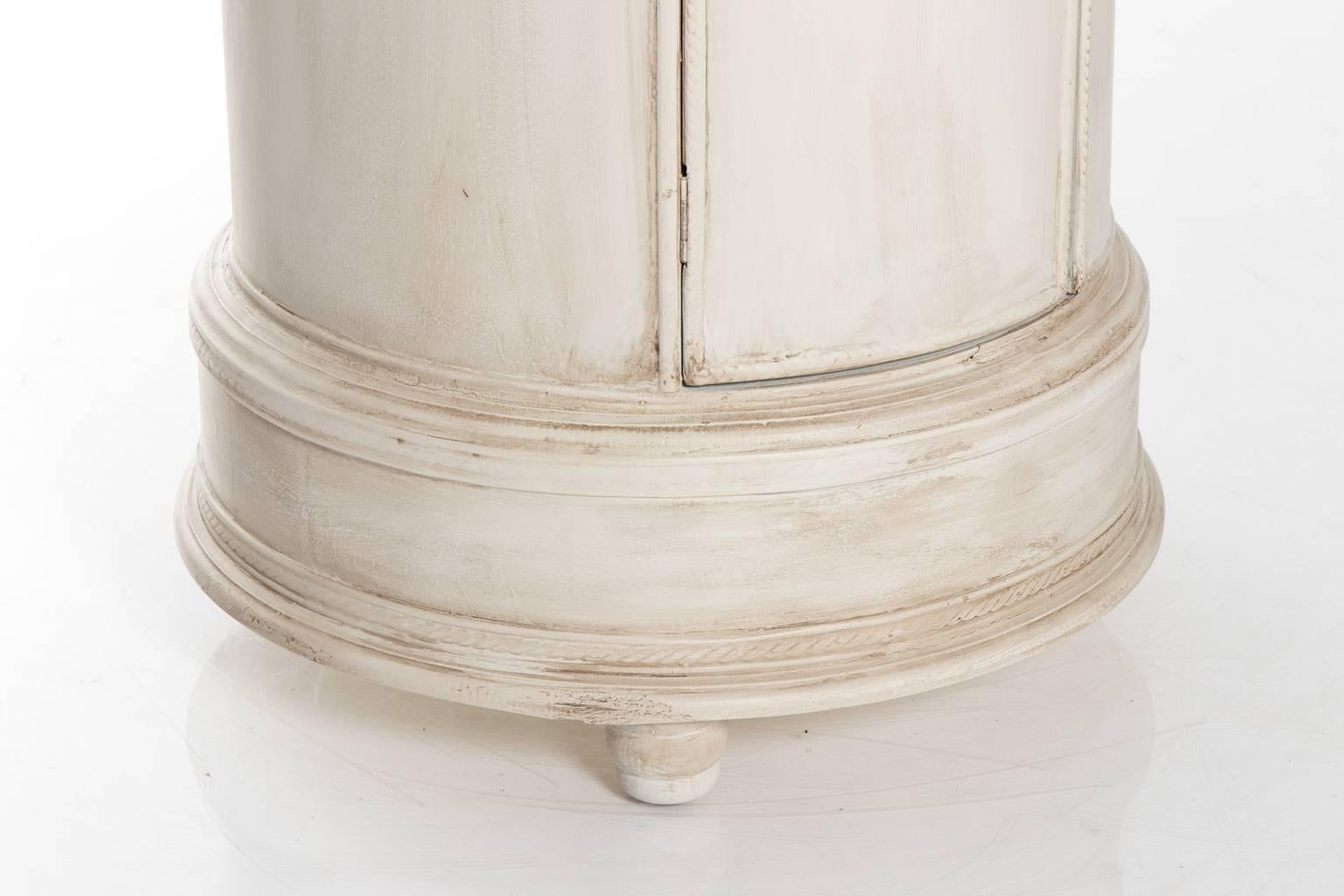 Neoclassical Style Column Stand 3