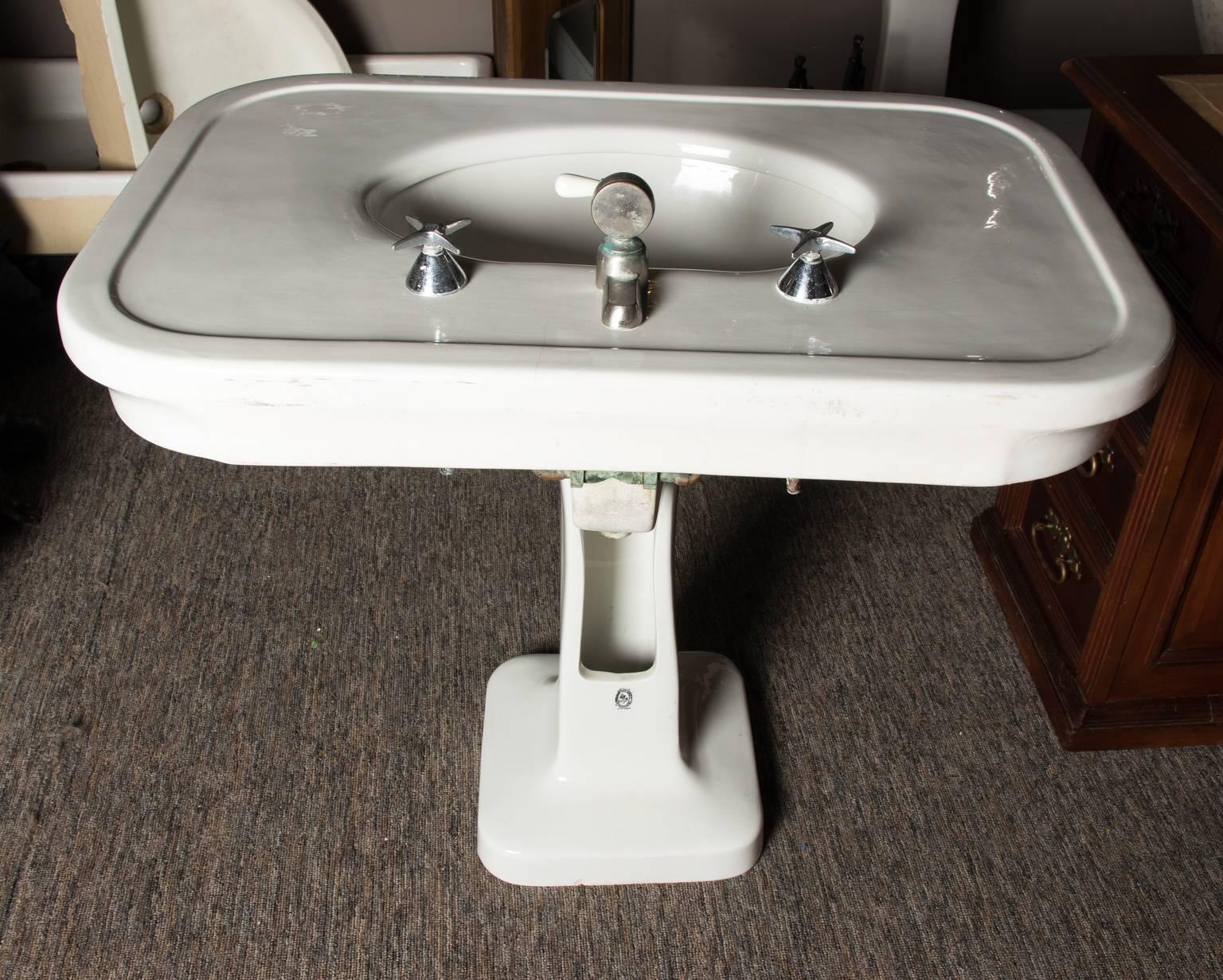 smallest pedestal sink
