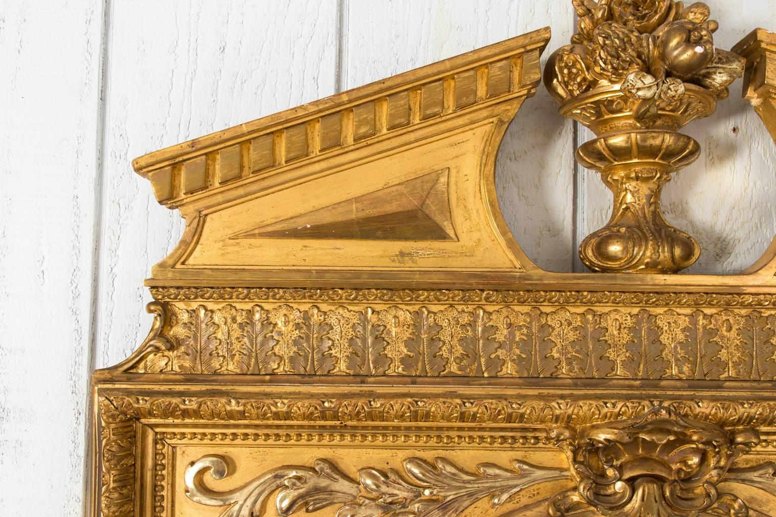 Neoclassical Mirror with Gold Gilt For Sale 2