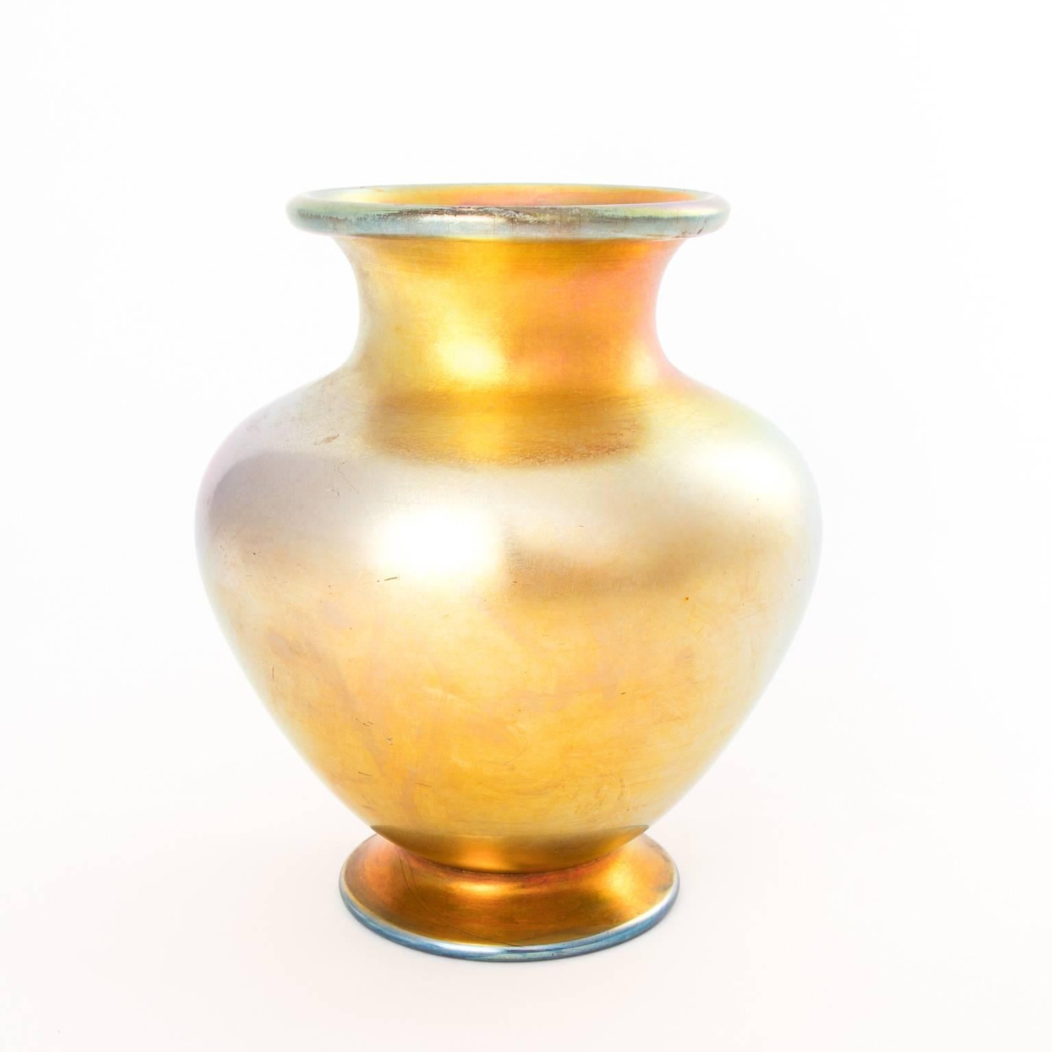 Art Nouveau Tiffany Studio Iridescent Glass Vase For Sale