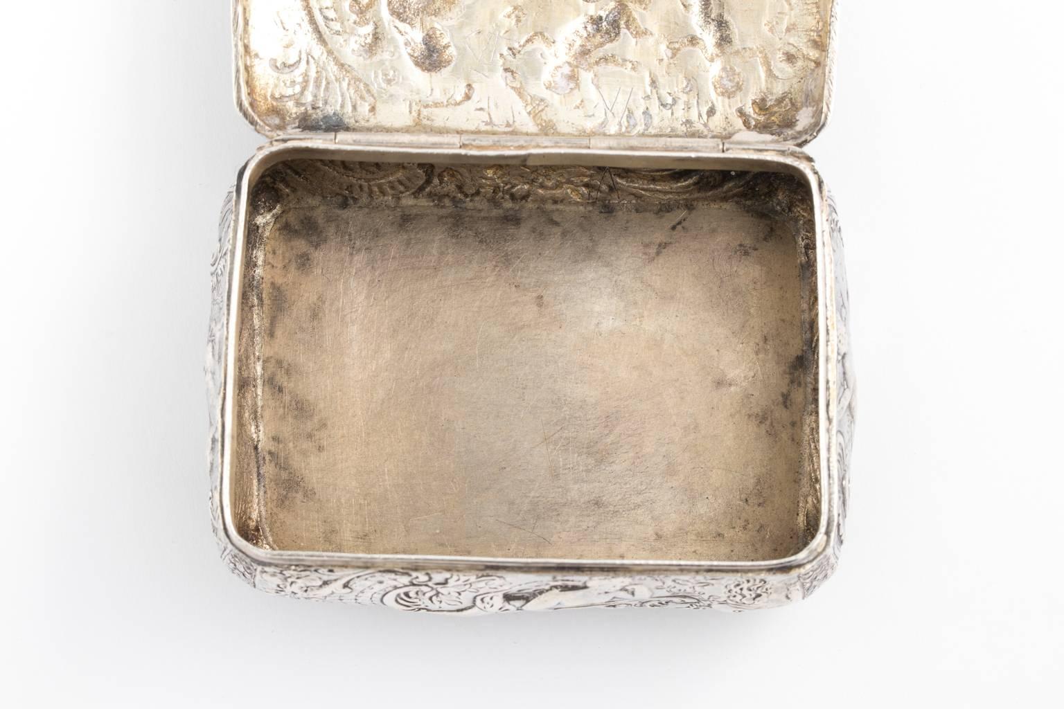 Sterling Silver Repoussé Trinket Box, circa 1900 In Good Condition In Stamford, CT