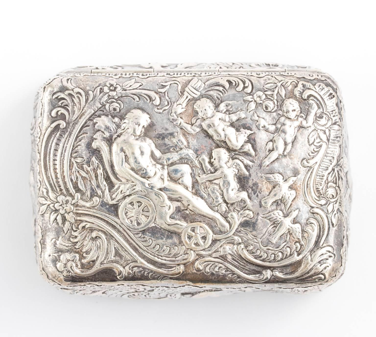 Sterling Silver Repoussé Trinket Box, circa 1900 5