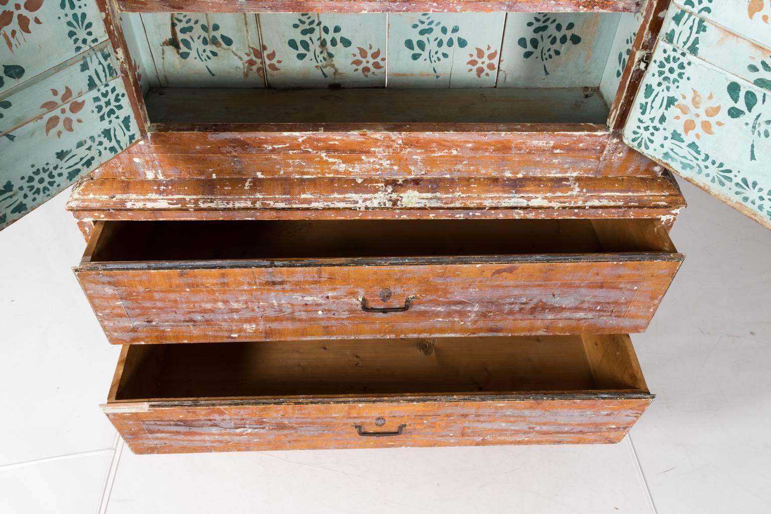 Swedish Sponge Painted Cupboard, circa 1760 For Sale 4