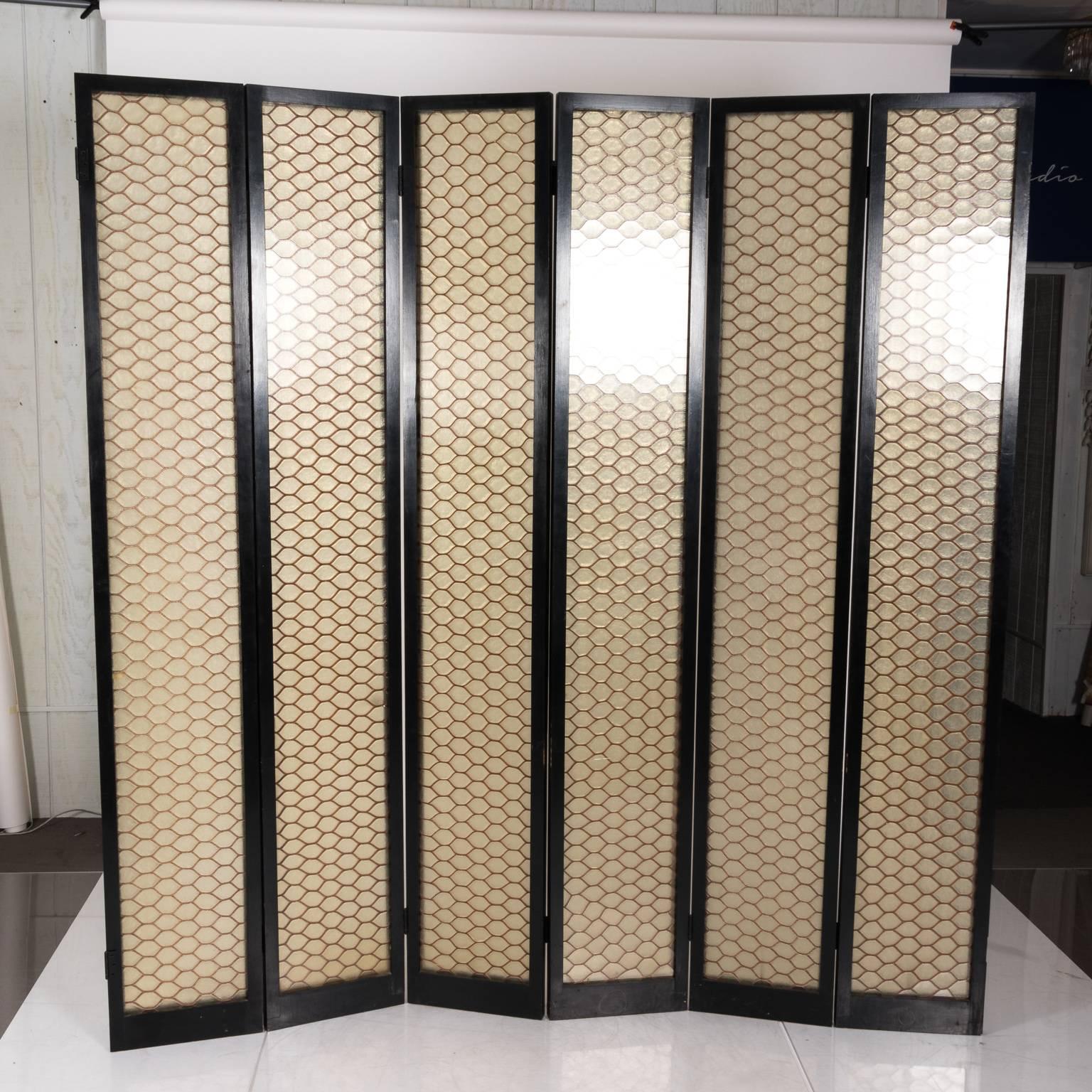 Black Lacquered Wood and Lucite Screen In Excellent Condition In Stamford, CT