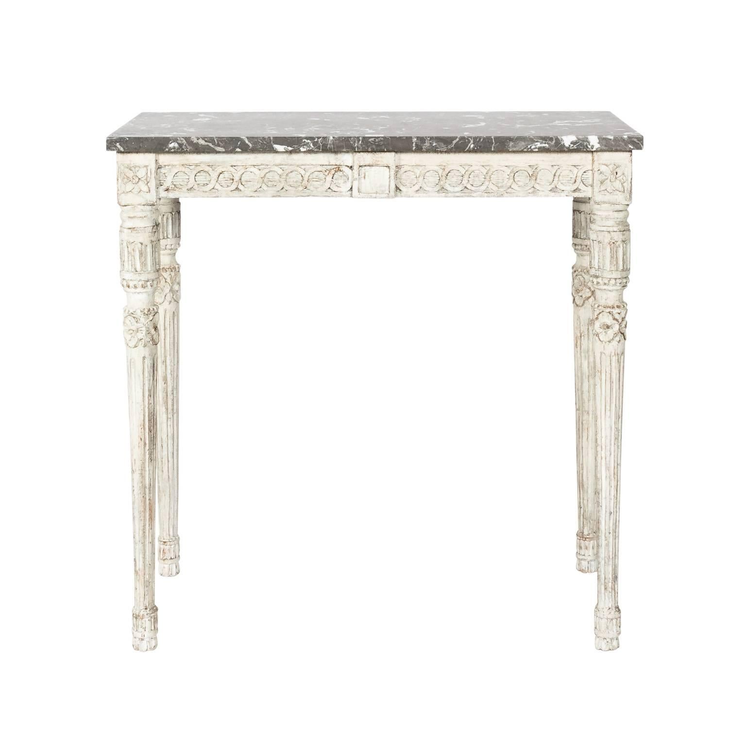 Pair of 19th Century Gustavian Console Tables In Good Condition For Sale In Stamford, CT