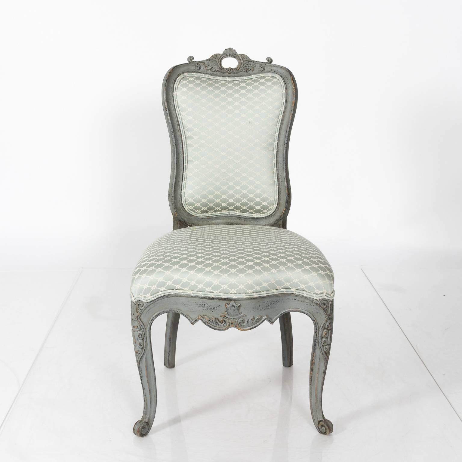 Wood Set of Six 19th Century Gray-Painted Dining Chairs For Sale