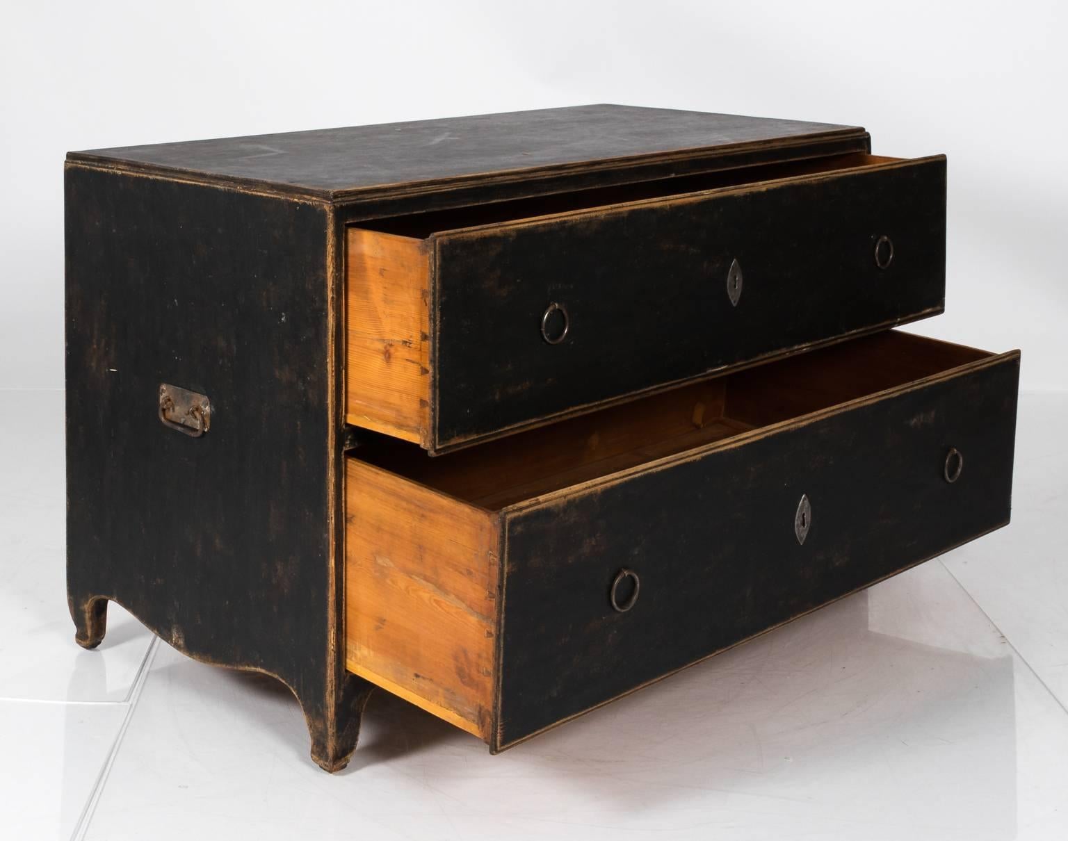 Late 18th Century Swedish Black Commode In Good Condition In Stamford, CT