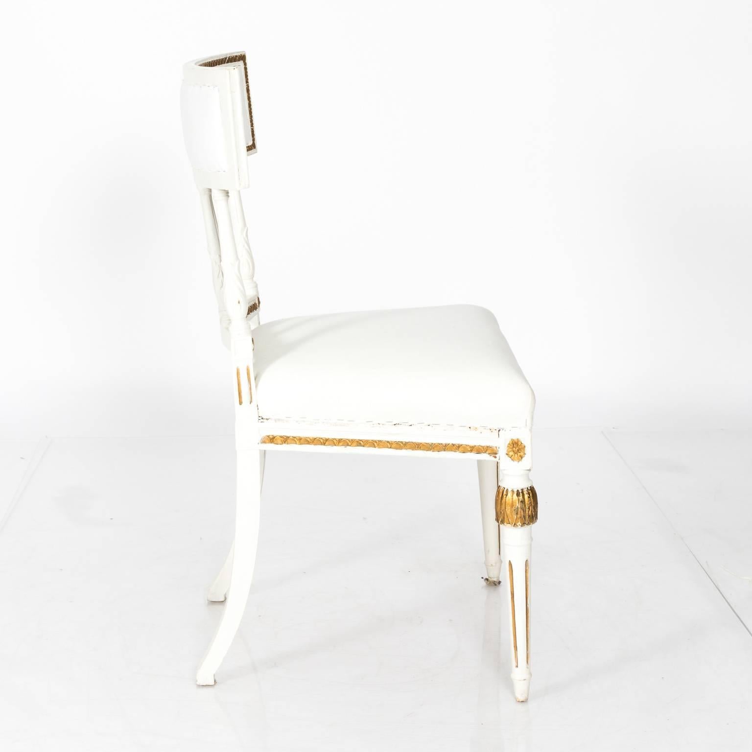 Pair of 1800s Gilded and White-Painted Gustavian Chairs 2
