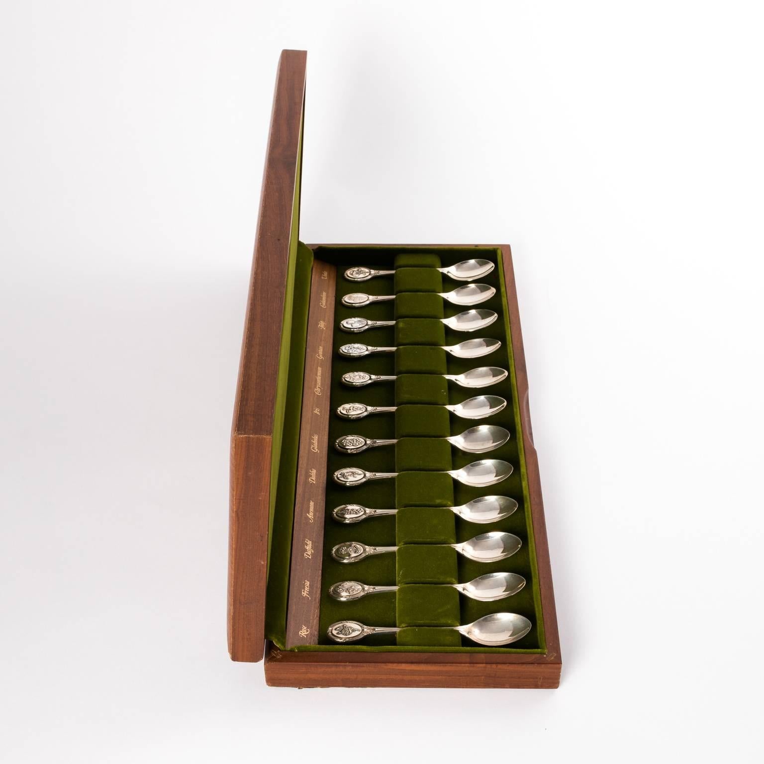 Royal Horticultural Society 12 Flower Spoons in Sterling Silver In Good Condition In Stamford, CT