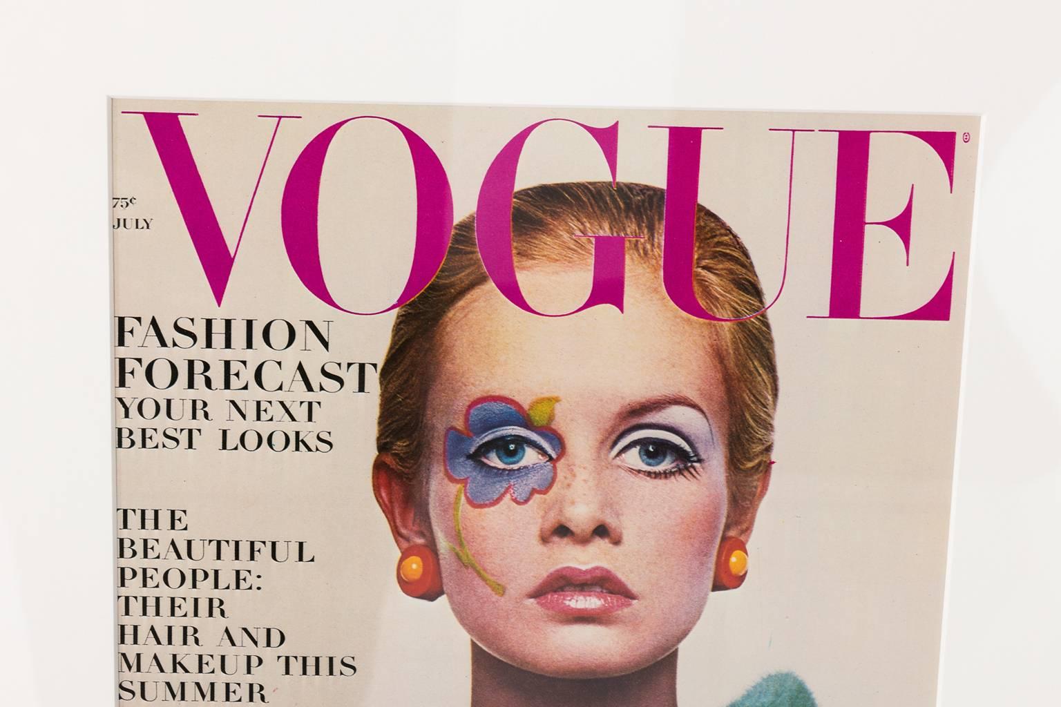 Set of Six Vintage Vogue Magazine Covers For Sale 3