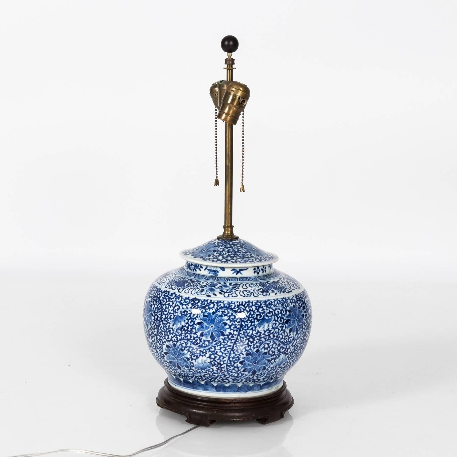 Table Lamp Made from 1820s Chinese Blue and White Ginger Jar 4