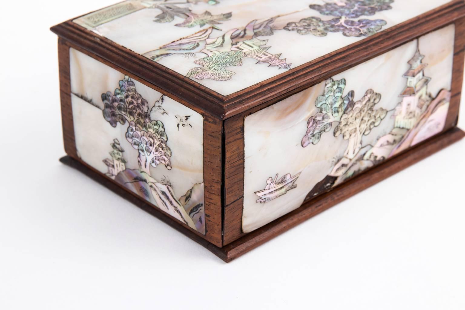 Chinese Inlaid Wood Box  For Sale 4