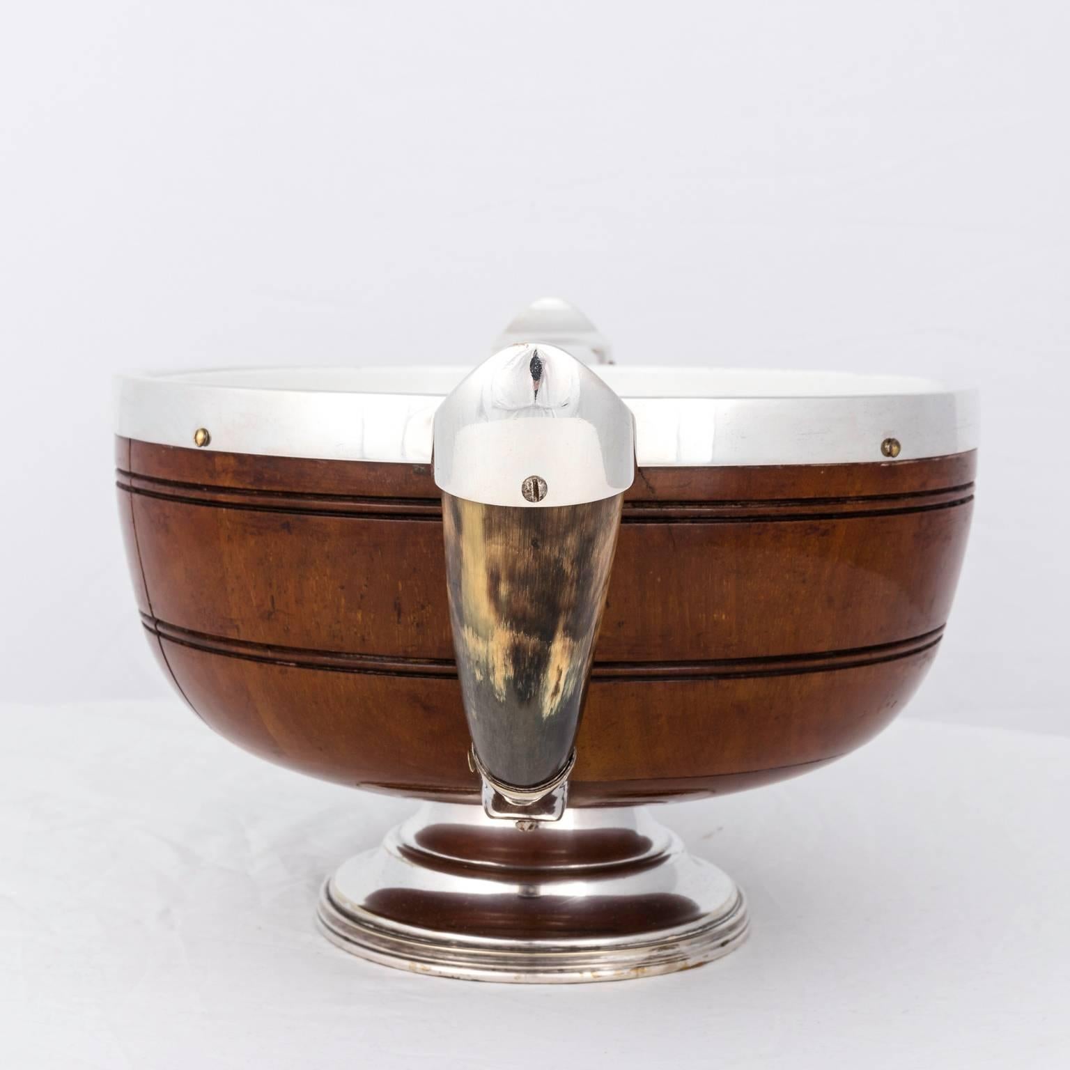 Edwardian Wood and Silver Plated Server Bowl  In Good Condition For Sale In Stamford, CT
