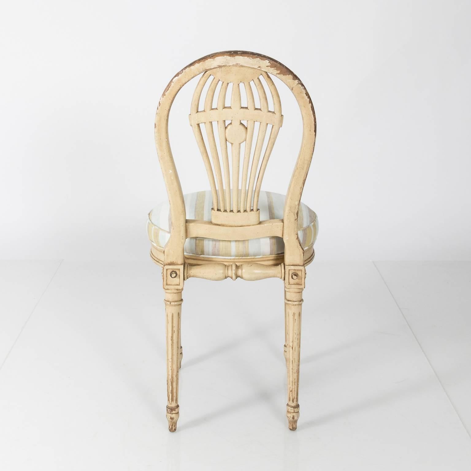 20th Century Set of Four French Balloon Back Side Chairs For Sale