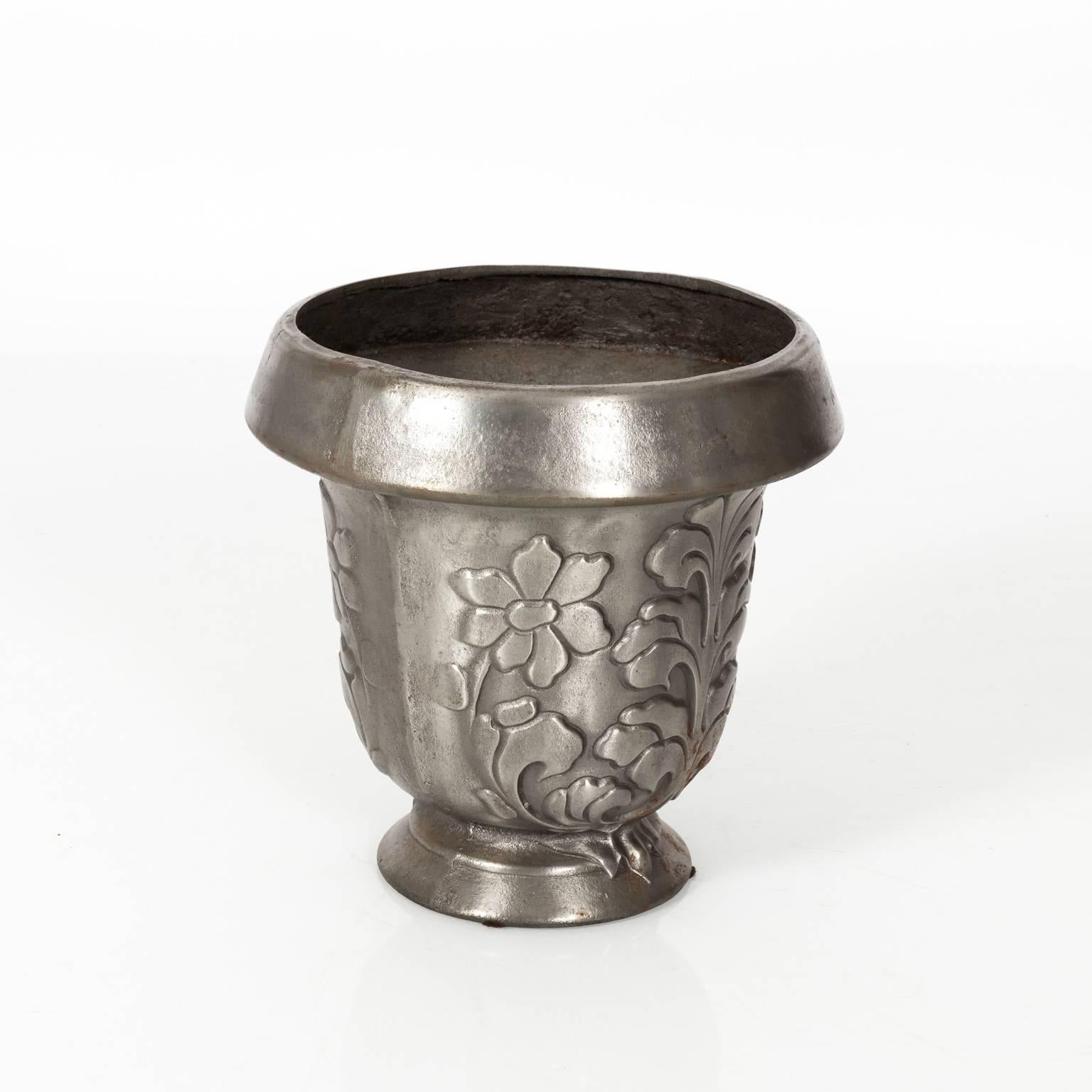 Italian Pewter Cache Pots In Good Condition For Sale In Stamford, CT