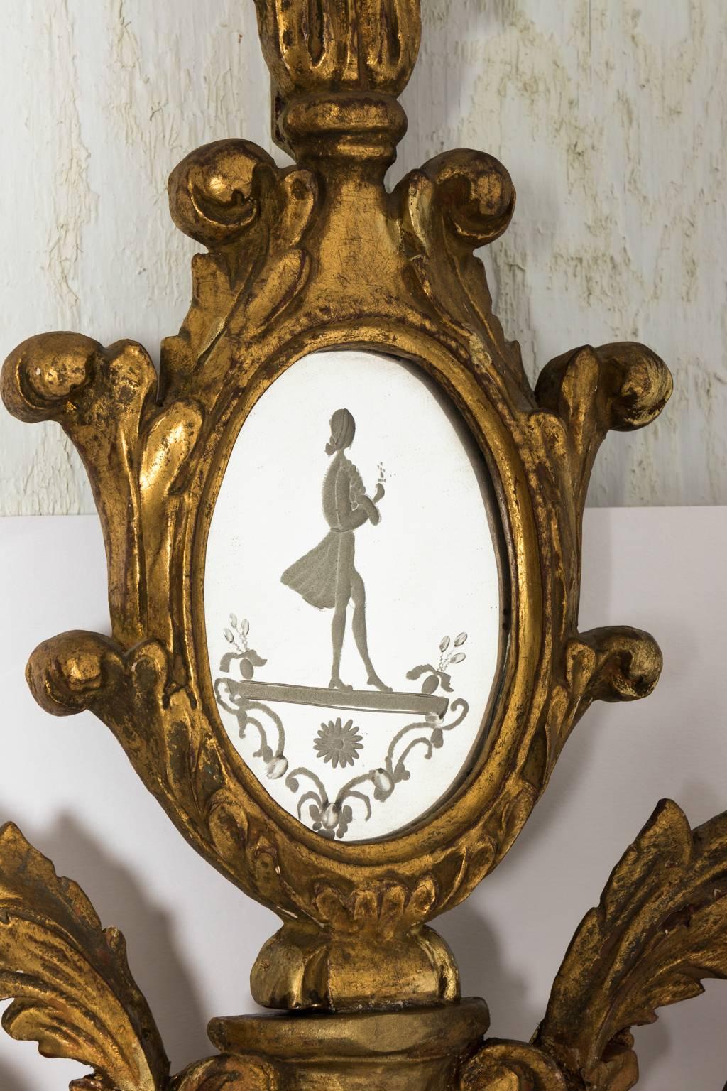Pair of Neoclassical Gilded Mirrors In Good Condition In Stamford, CT