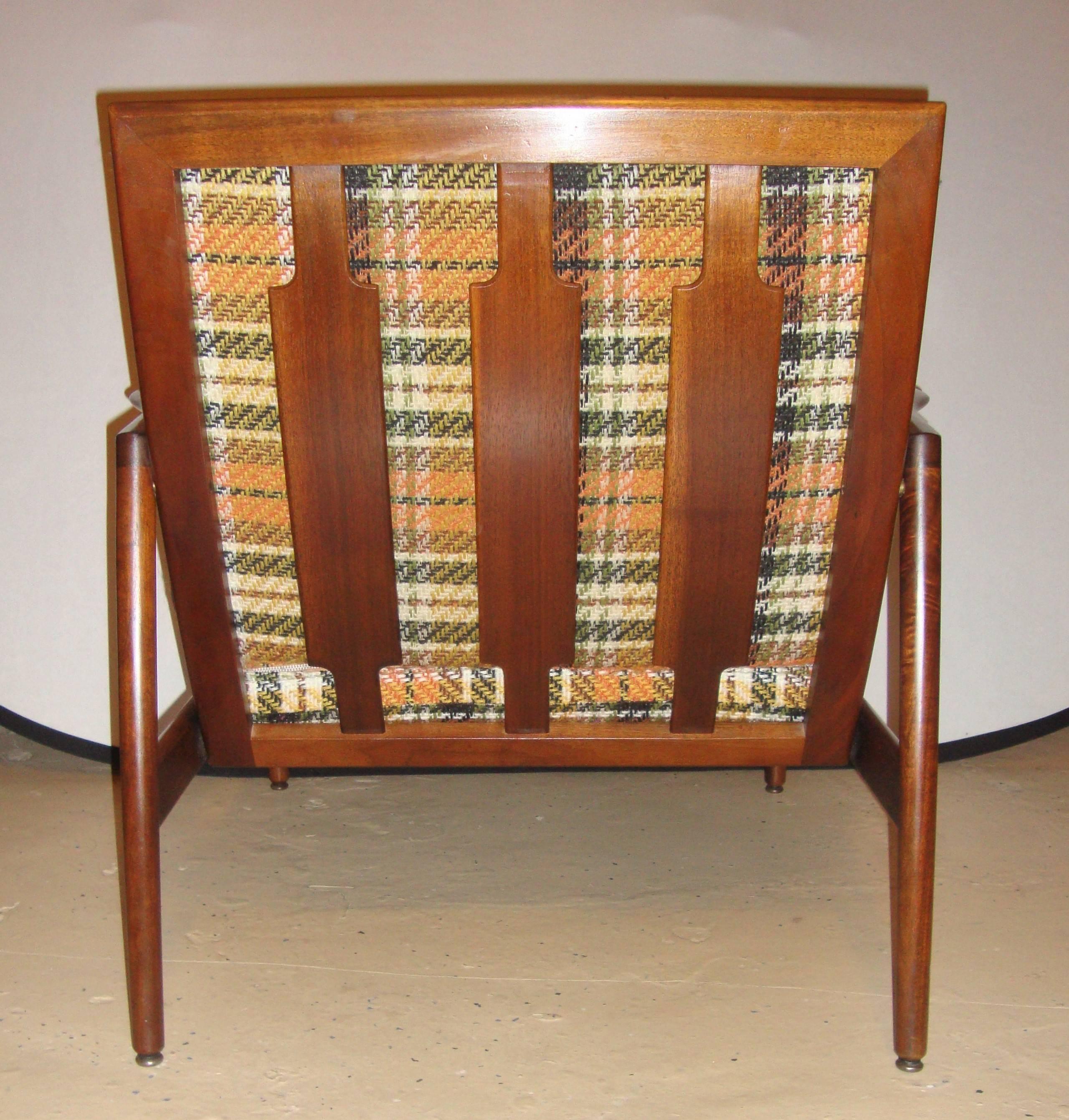 Pair of Ib Kofod-Larsen Stamped Lounge Chairs Fine Scandinavian Design In Good Condition In Stamford, CT