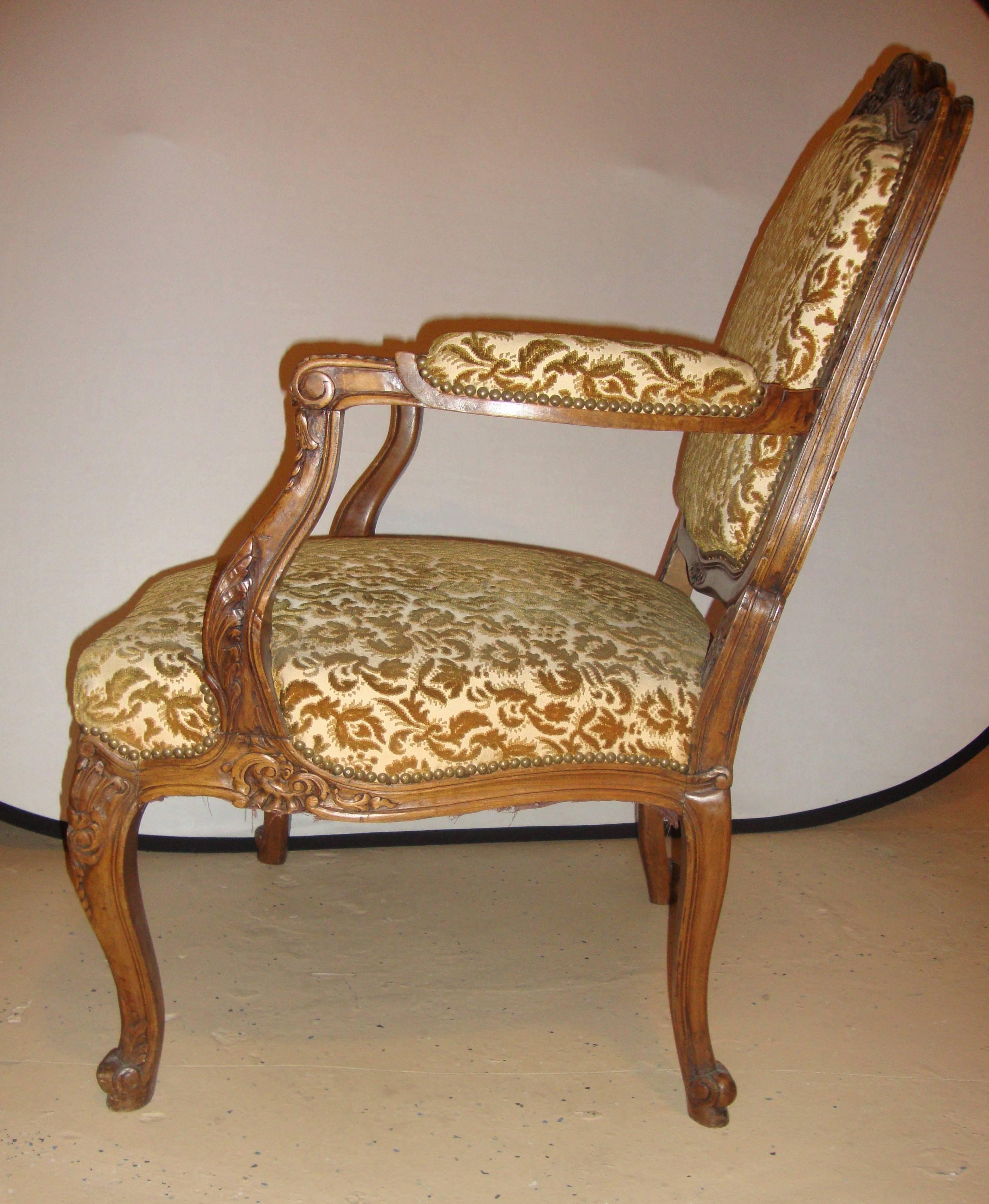 Pair of Rococo Craved Louis XV Style Armchairs In Good Condition For Sale In Stamford, CT