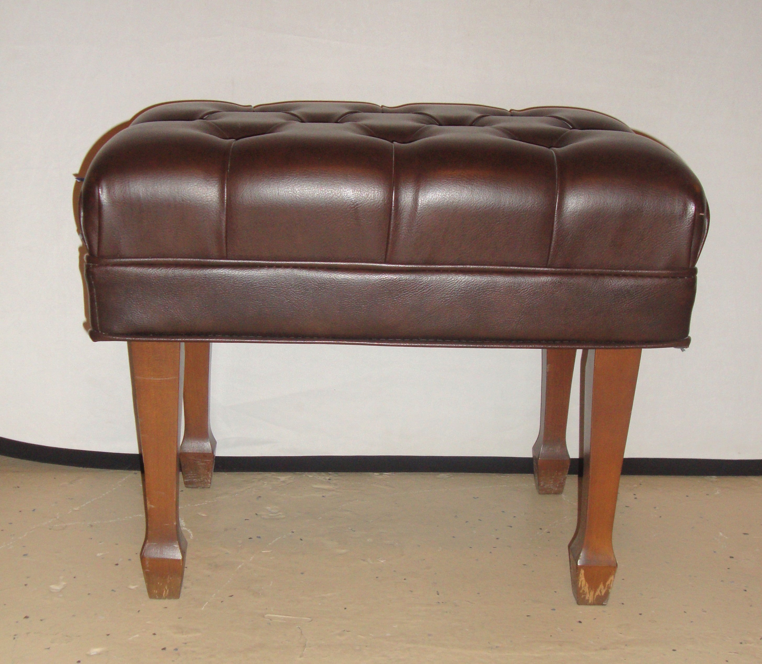 Steinway Adjustable Piano Bench In Leather At 1stdibs