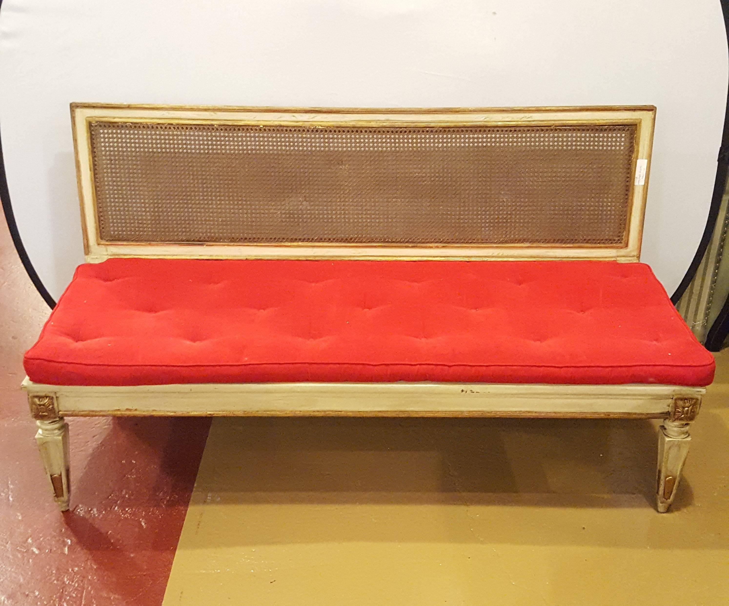 Hollywood Regency Style Paint Decorated and Gilt Gold Louis XVI Style Settee In Good Condition In Manhasset, NY