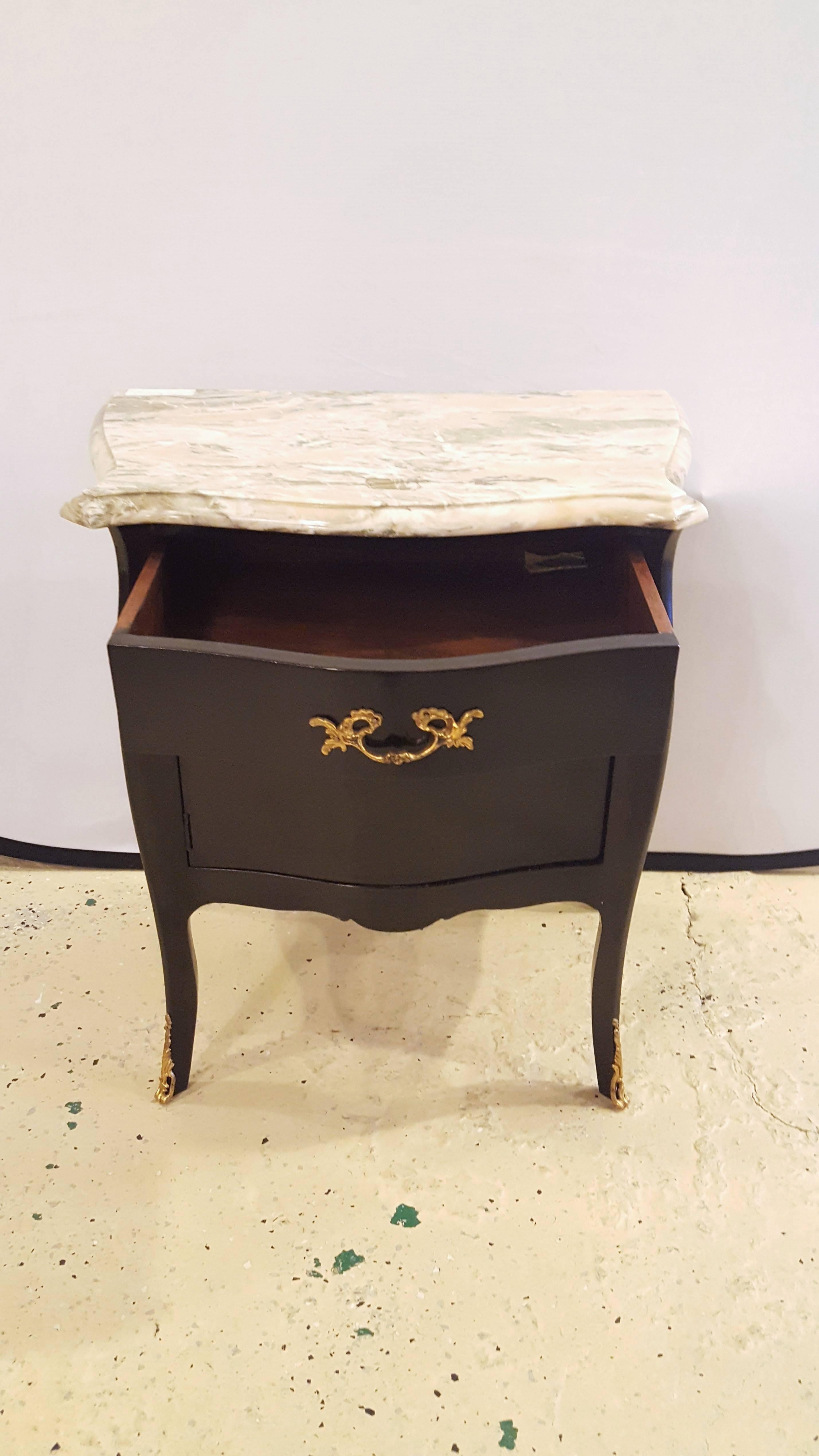 20th Century Pair of Hollywood Regency Style Ebonized Marble-Top Nightstands / End Tables