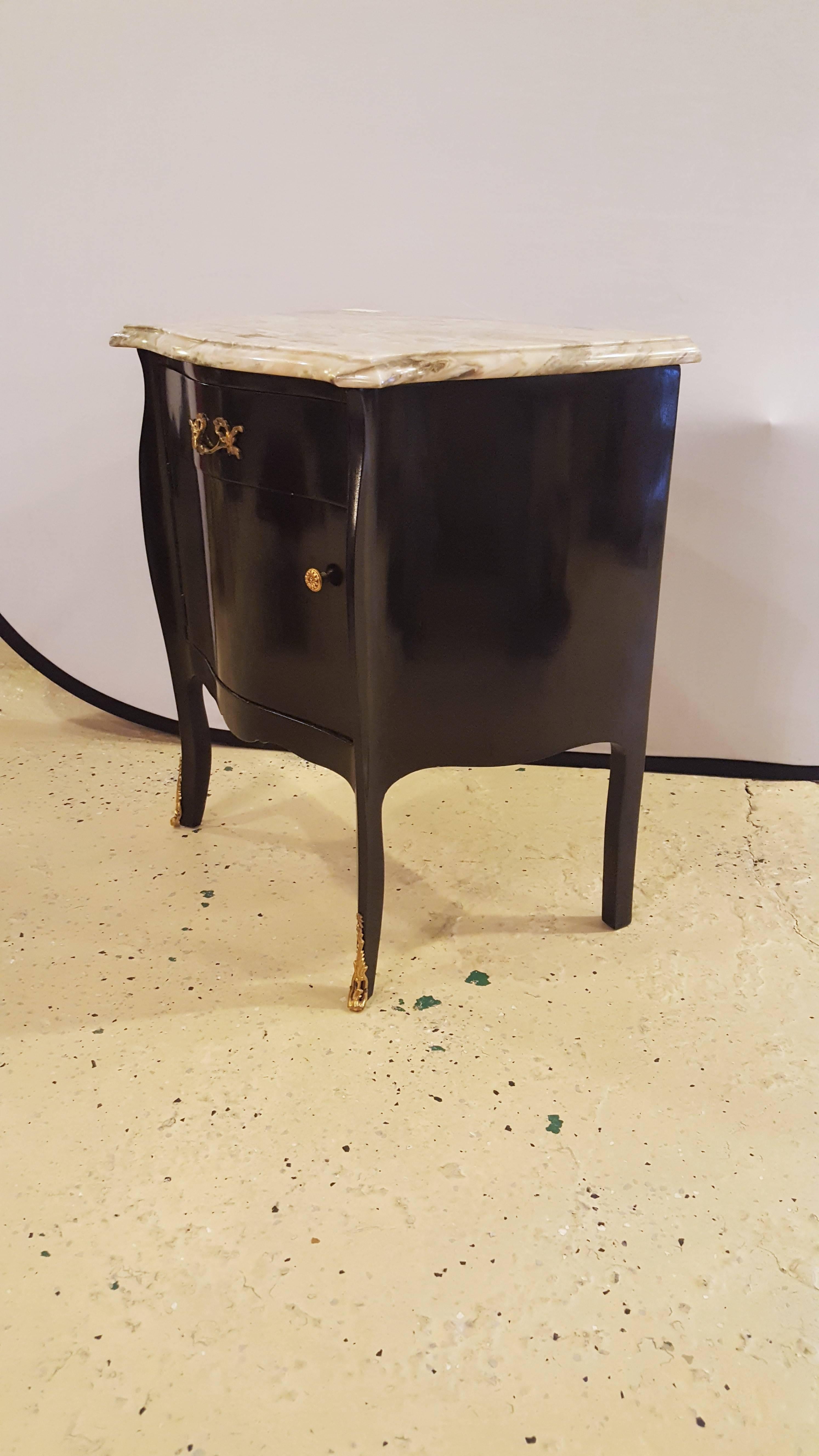 Pair of Hollywood Regency Style Ebonized Marble-Top Nightstands / End Tables 3
