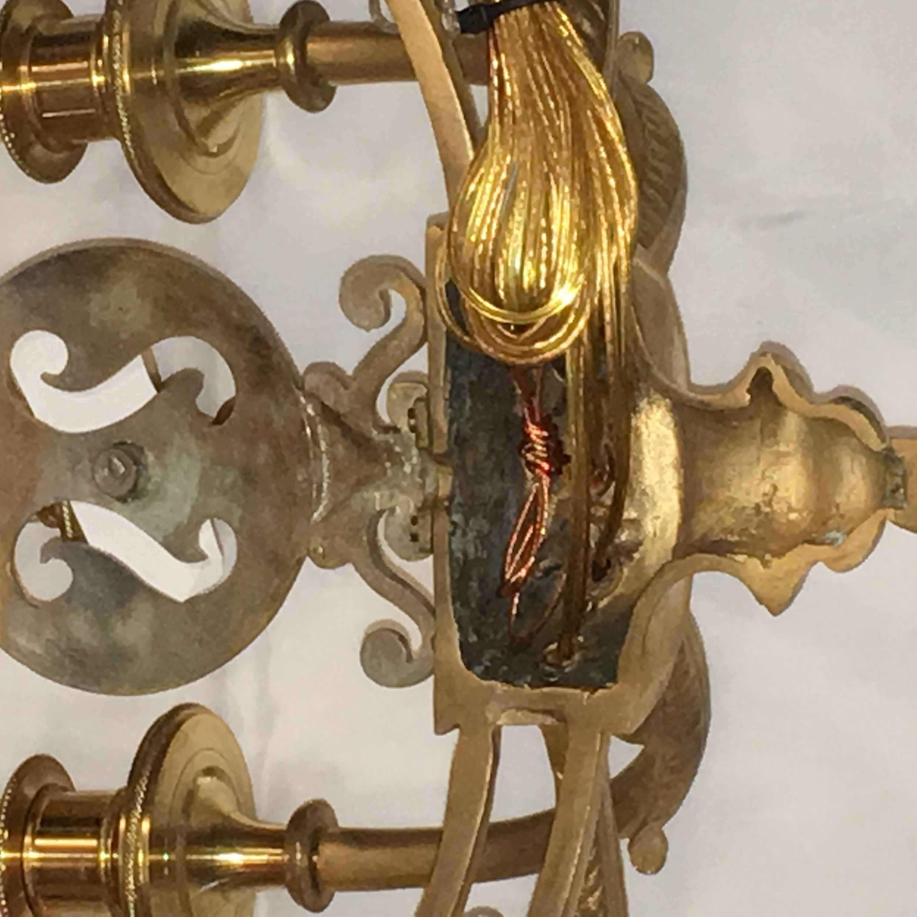 Applique murale de style Louis XVI à dos harpe et lyre en bronze. Lot de six pièces en vente 4