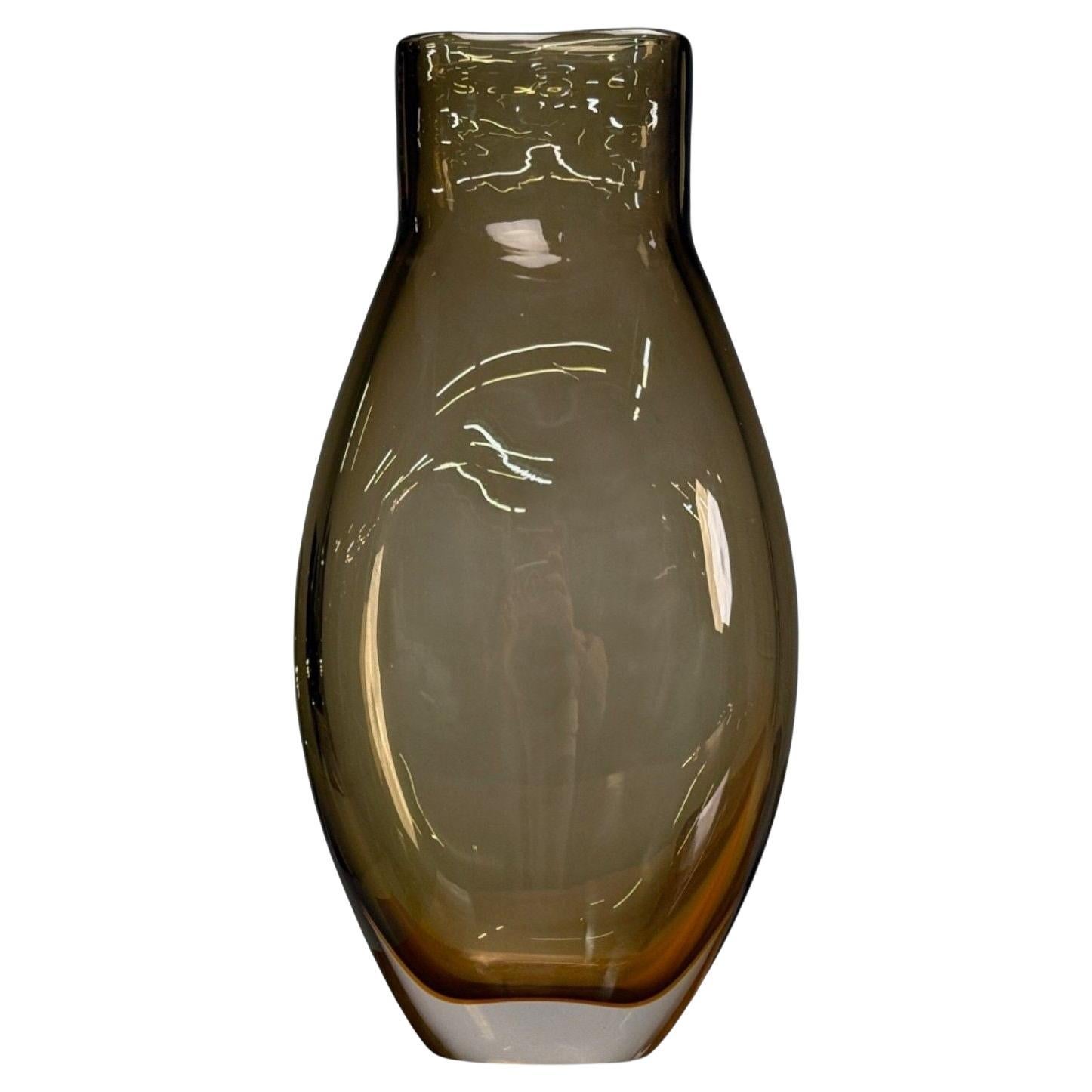 Vase de table moderne italien en verre de Murano, Italie, années 1960