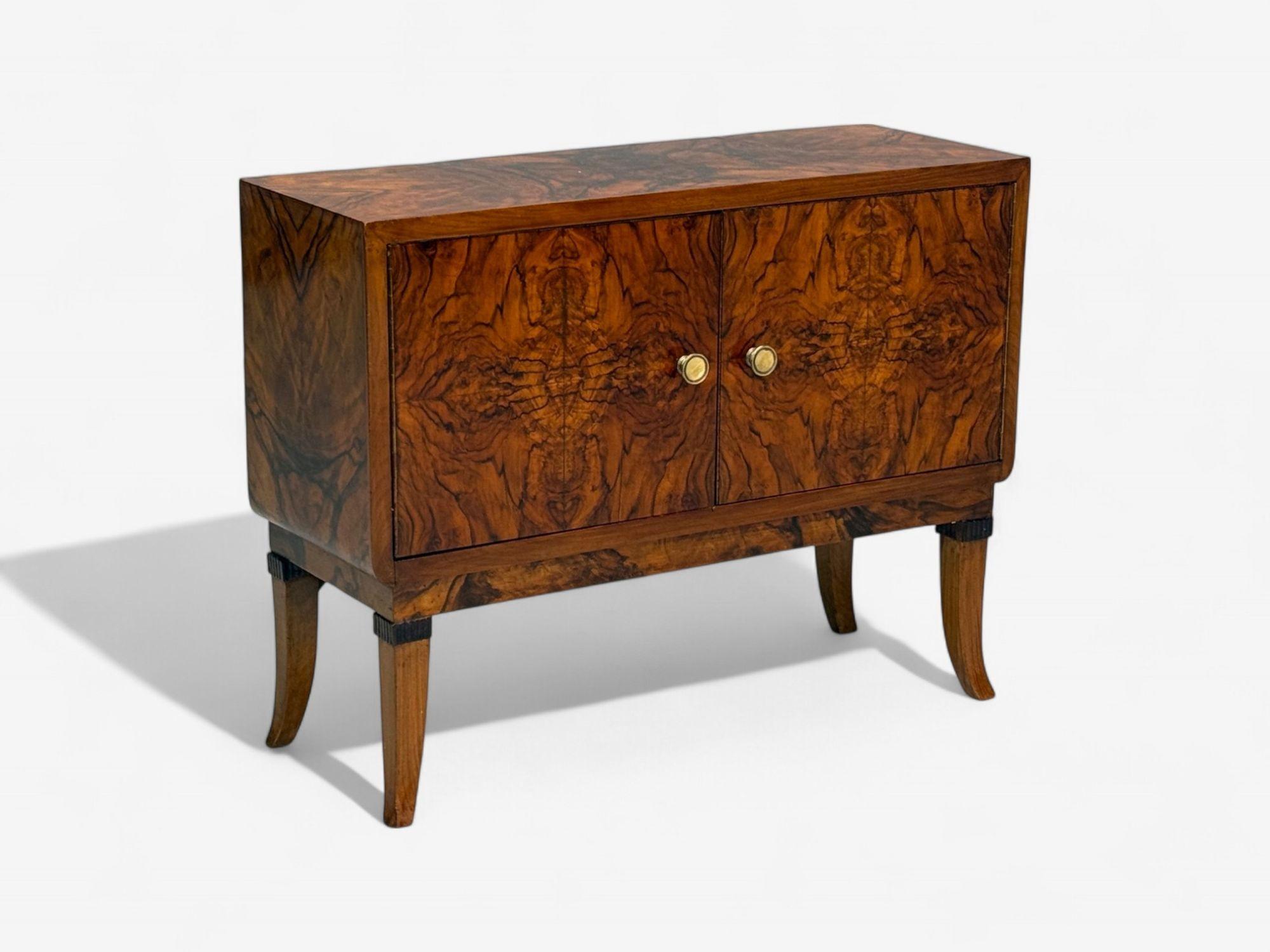 Emilio Lancia attr., Italian Mid-Century Modern, Walnut Root, Brass, Cabinet, Italy, 1930s

A gorgeous walnut root veneered and brass cabinet attributed to Emilio Lancia and produced in Italy c. 1930s.

Walnut Root Veneer, Brass; Italy c.