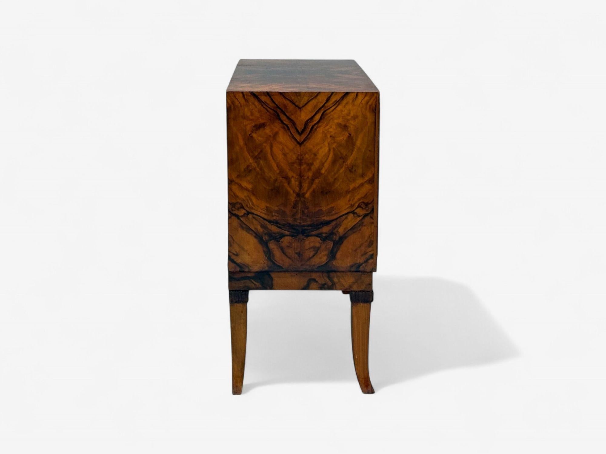 Emilio Lancia attr., Italian Modern, Walnut Root, Brass, Commode, Italy, 1930s For Sale 8