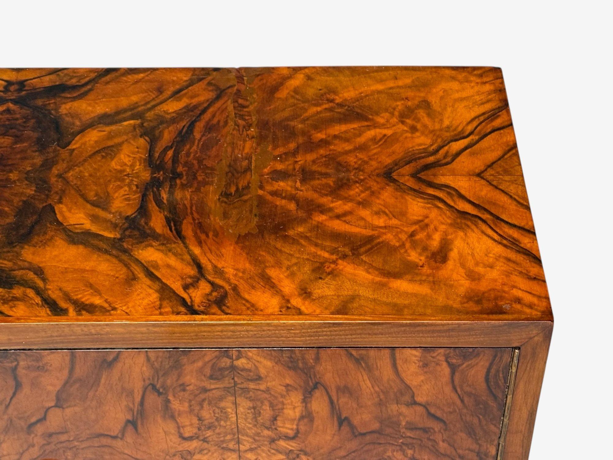 Emilio Lancia attr., Italian Modern, Walnut Root, Brass, Commode, Italy, 1930s For Sale 7