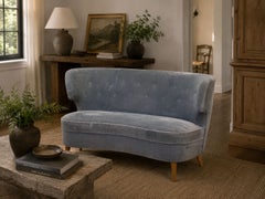Carl-Johan Boman, modernismo finlandés, sofá, terciopelo, madera, Finlandia, década de 1950