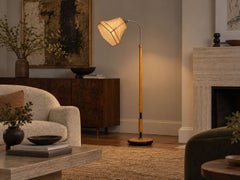 Estilo moderno sueco, lámpara de pie, roble, madera ebonizada, ante, Suecia, década de los 50