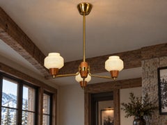 Stile moderno svedese, lampada a sospensione, ottone e teak, vetro testurizzato, Svezia, anni ’50