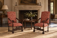 Style baroque, grands fauteuils, bois sculpté, damas rouge, Angleterre, années 1920
