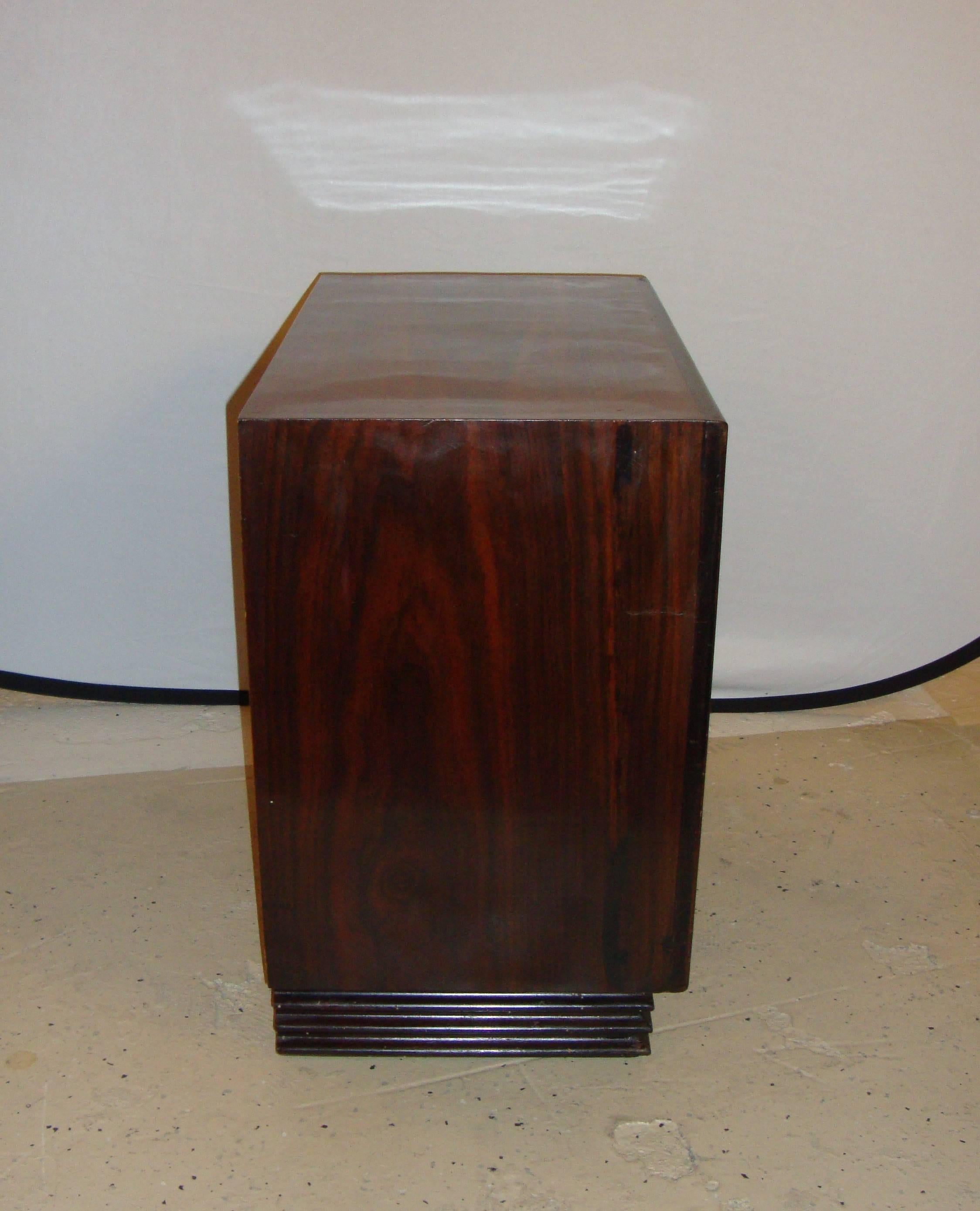 Mid-20th Century Pair of Art Deco Mid-Century Modern Nightstands/End Tables