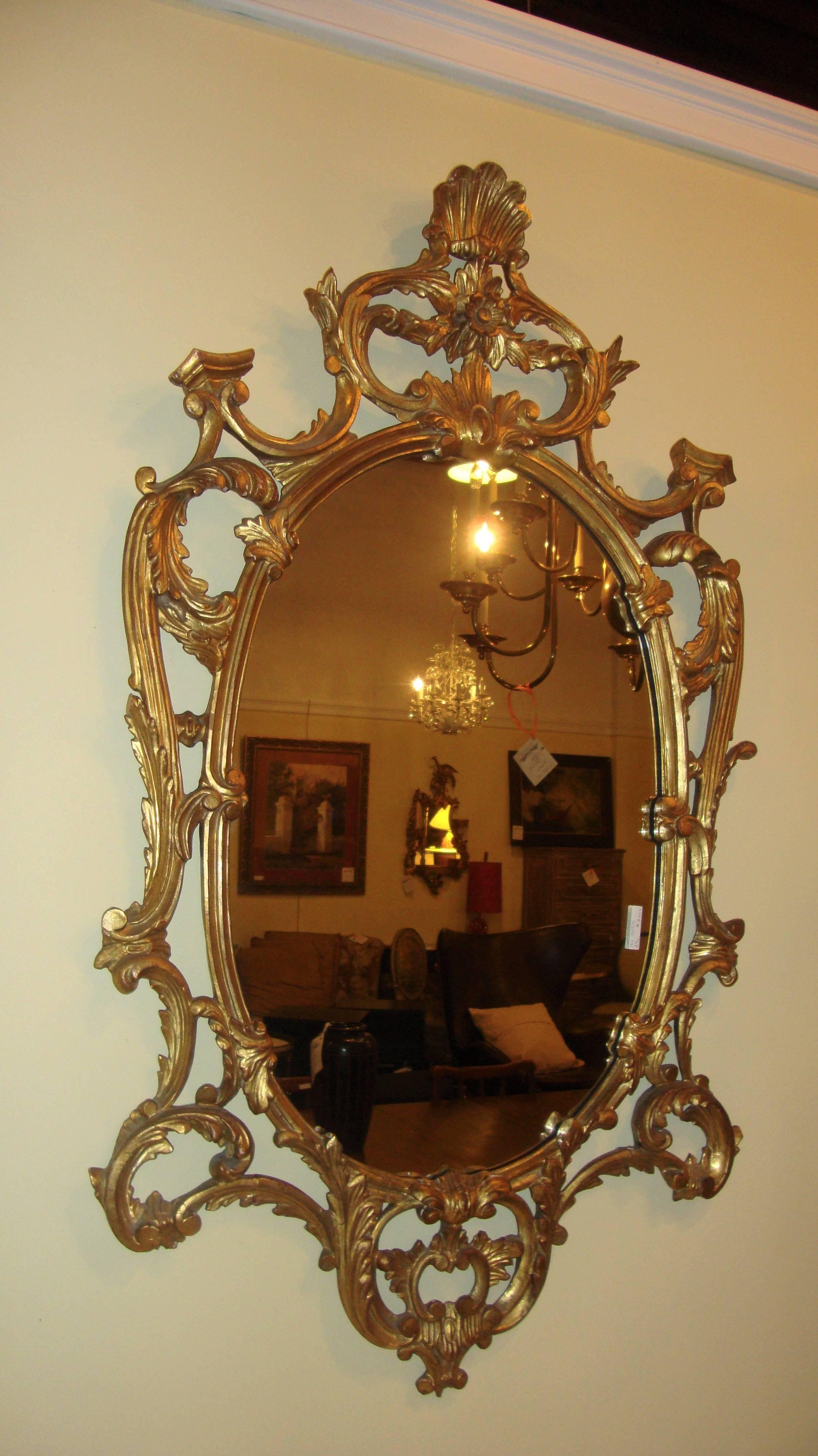 Italian Oval Giltwood Framed Wall Mirror In Good Condition In Stamford, CT