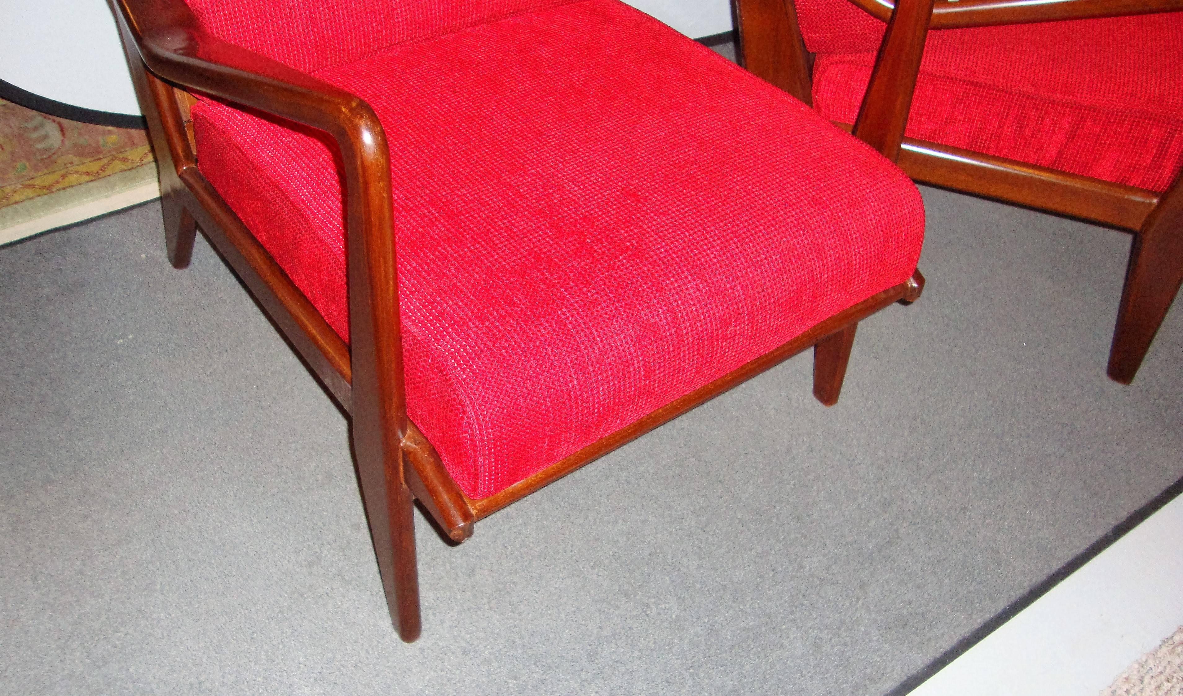 Pair of Mid-Century Modern Style Lounge Chairs In Good Condition In Stamford, CT