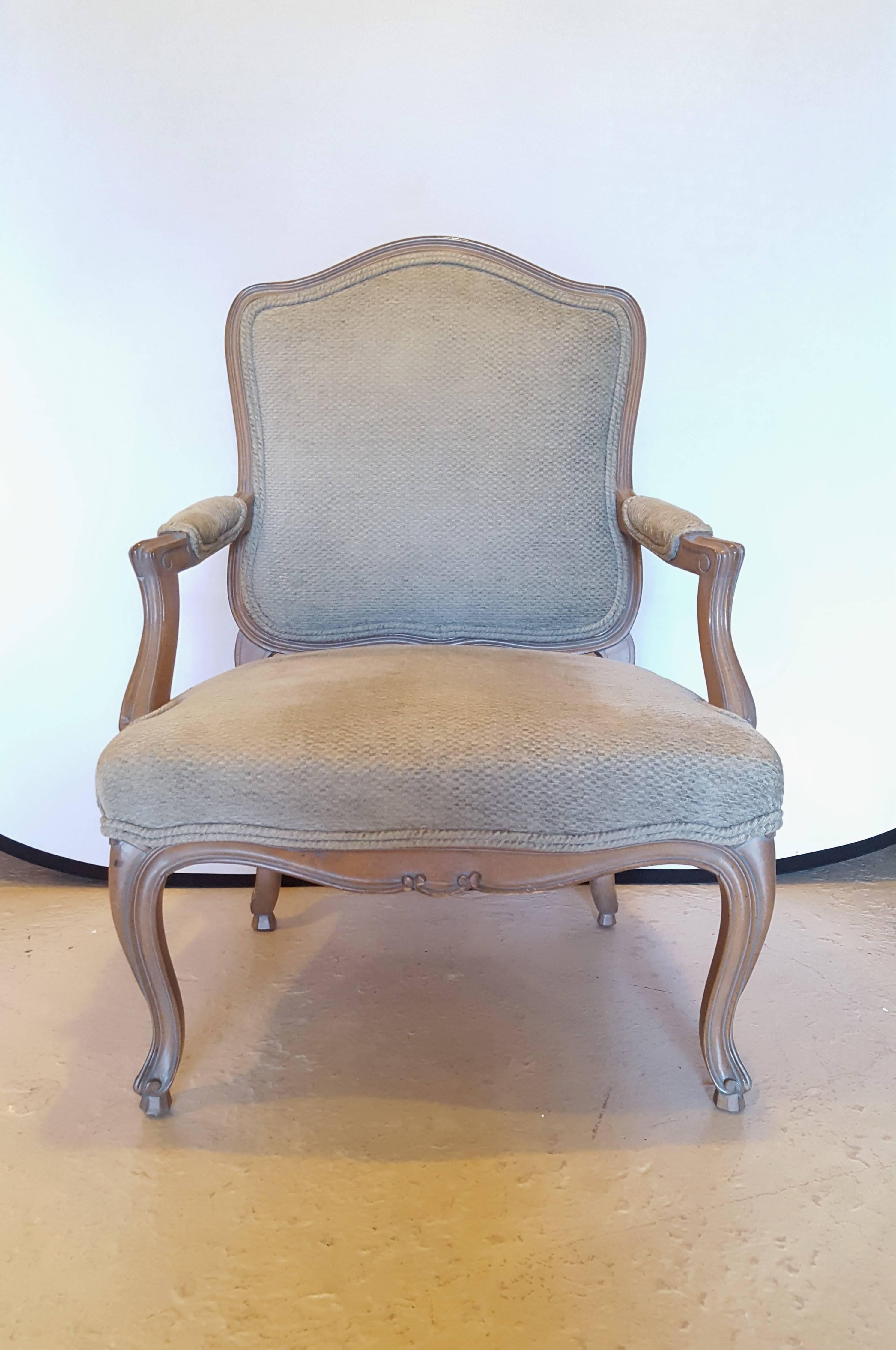 Unknown Fine Set of Four Beechwood Louis XV Style Fauteuils Armchairs Beautifully Carved