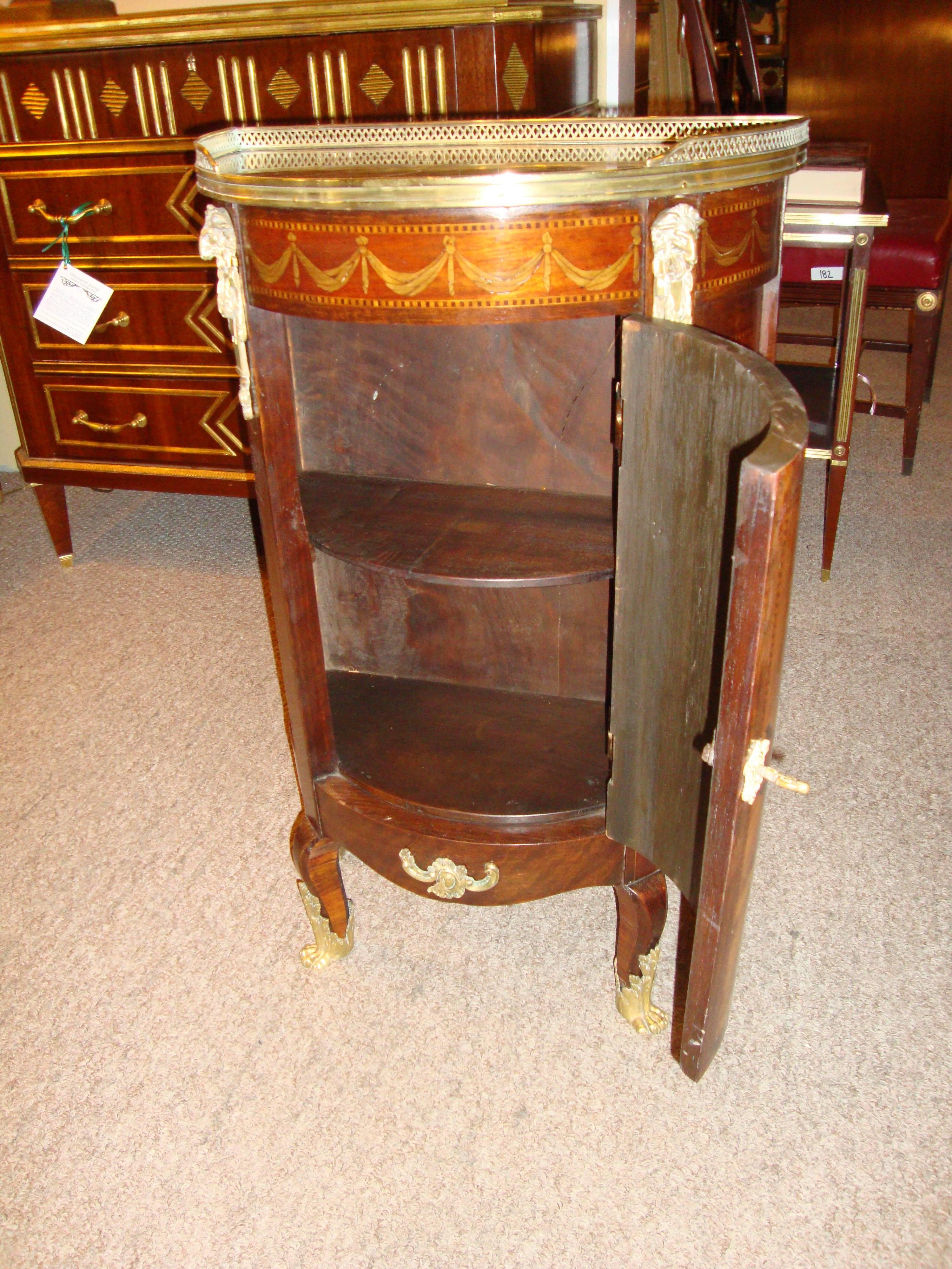  French Louis XV Style Inlaid Pedestal End Table Night Stand Gallery Marble Top  2