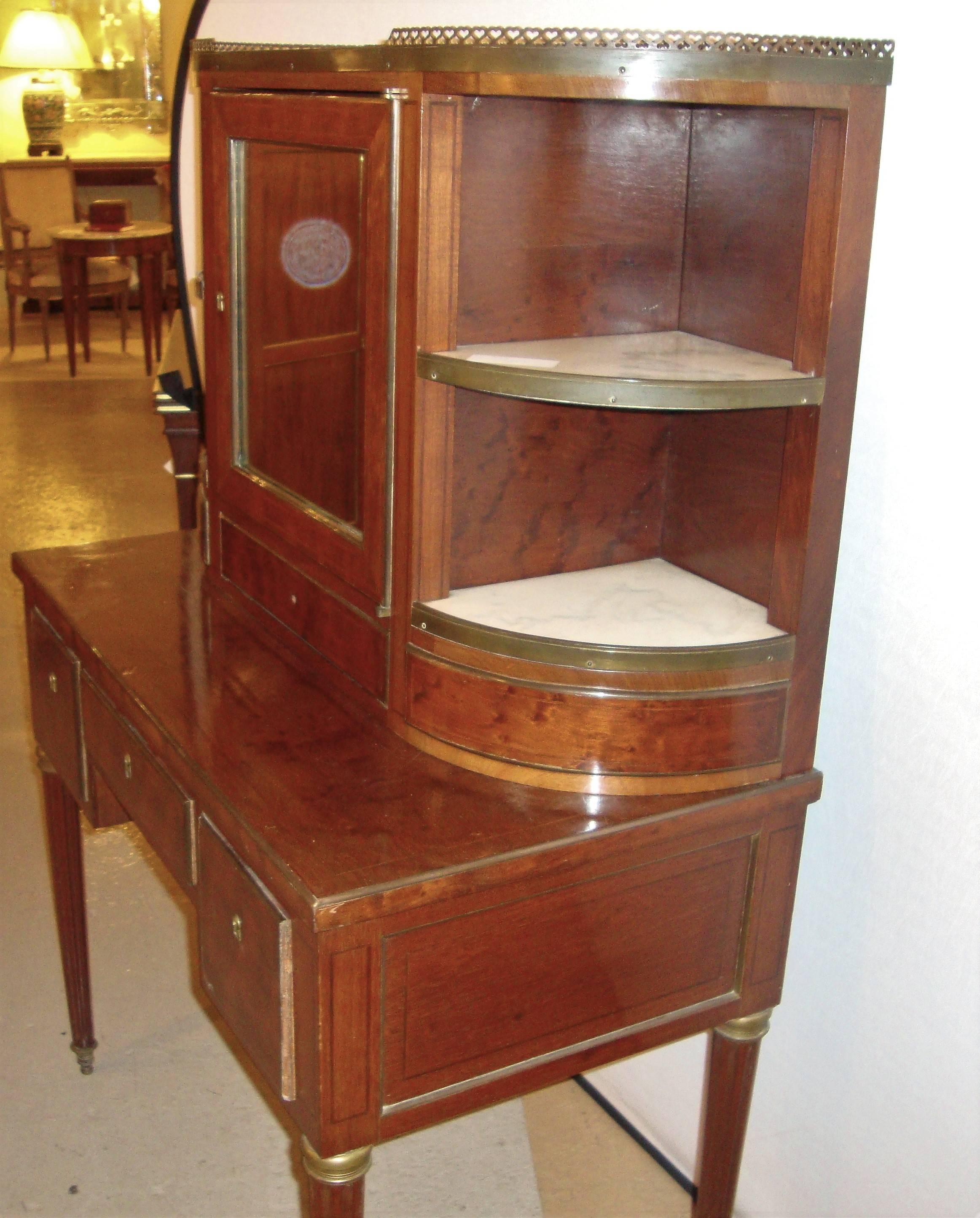 Louis XVI Style Desk with Vitrine Top In Good Condition For Sale In Stamford, CT