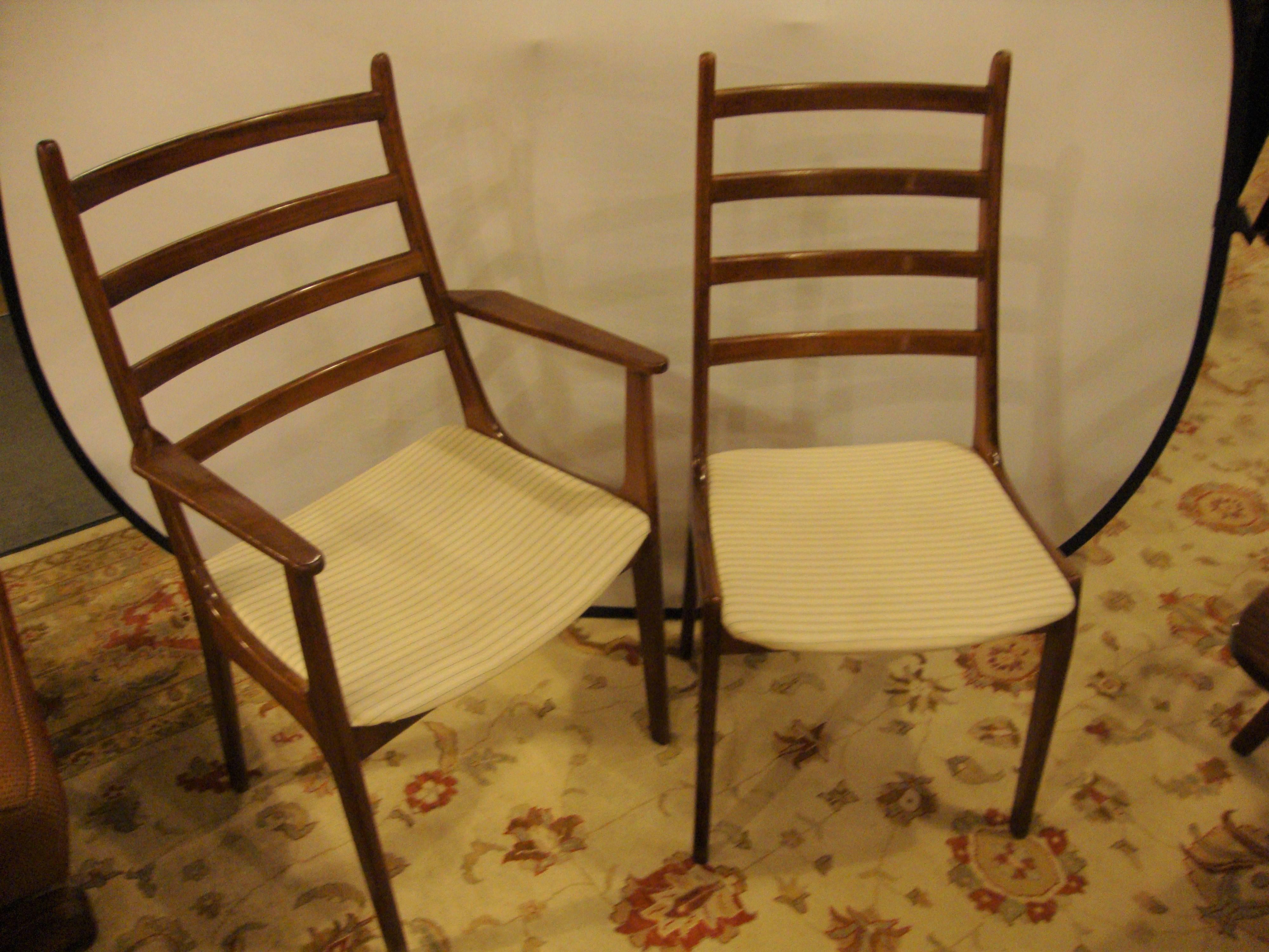 Kai Christensen Set of Eight Ladder Back Dining Chairs In Good Condition In Stamford, CT