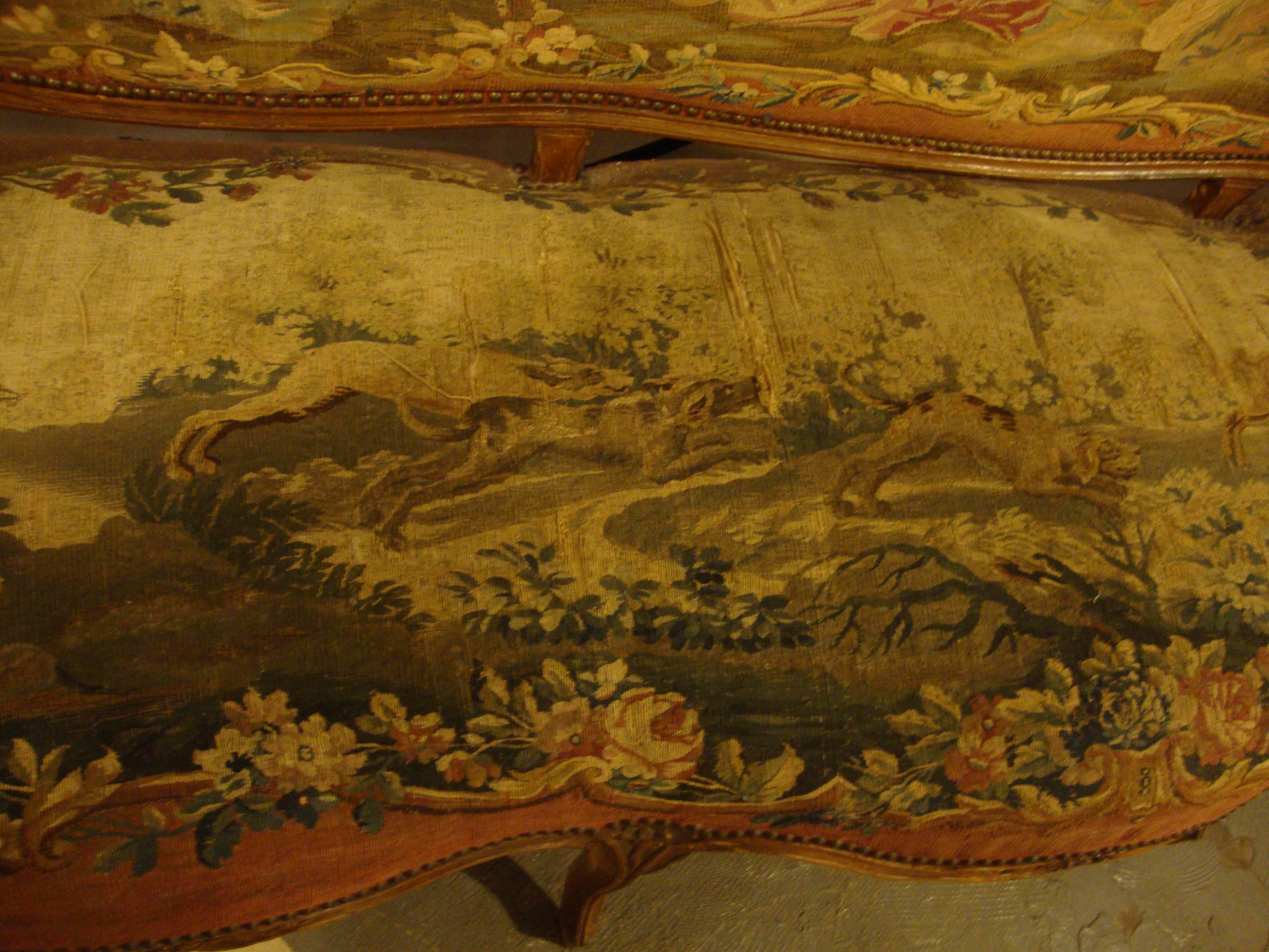 18th Century Louis XV Fruitwood Settee in Aubusson Upholstery For Sale 3