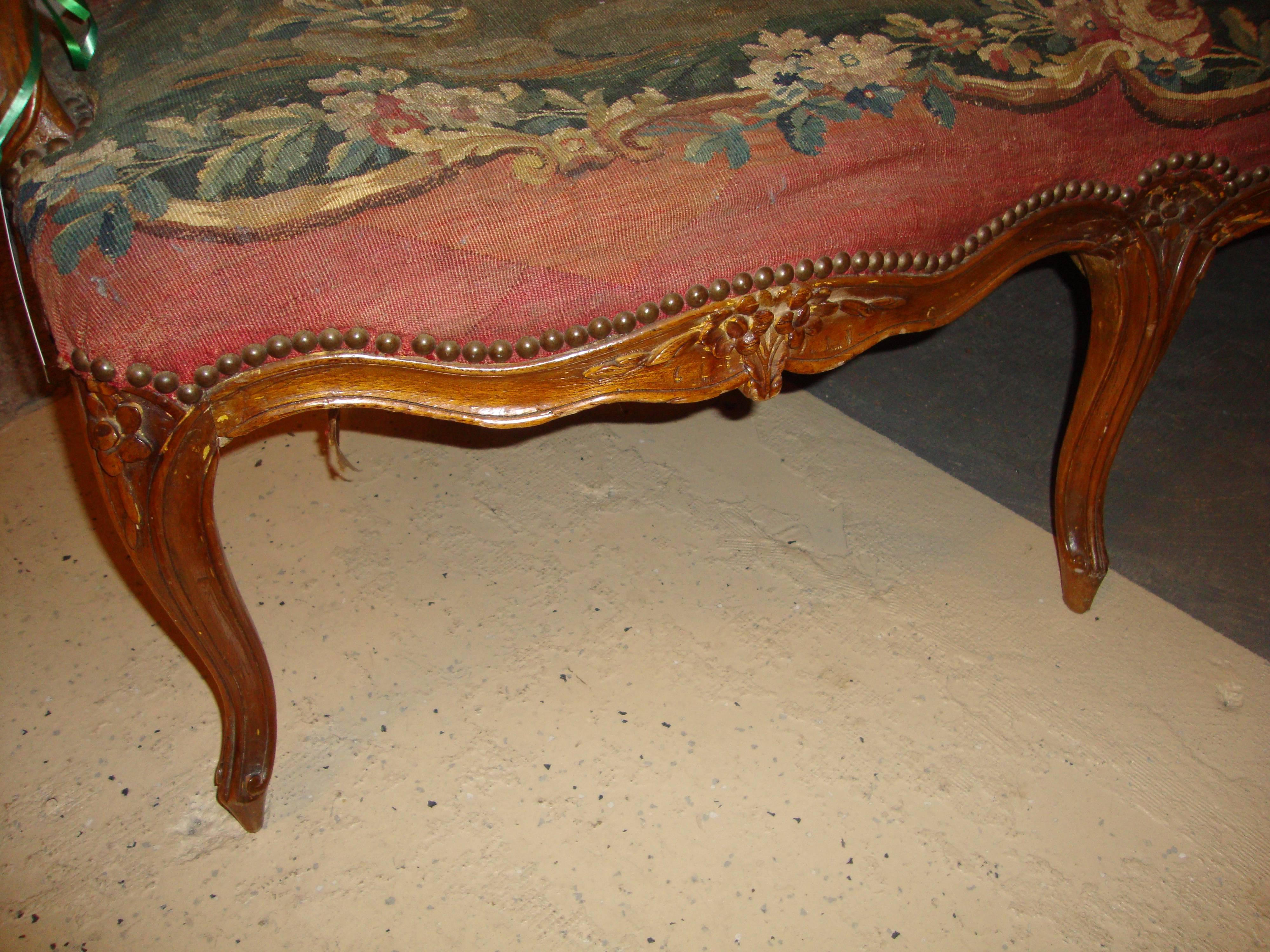 18th Century Louis XV Fruitwood Settee in Aubusson Upholstery For Sale 11