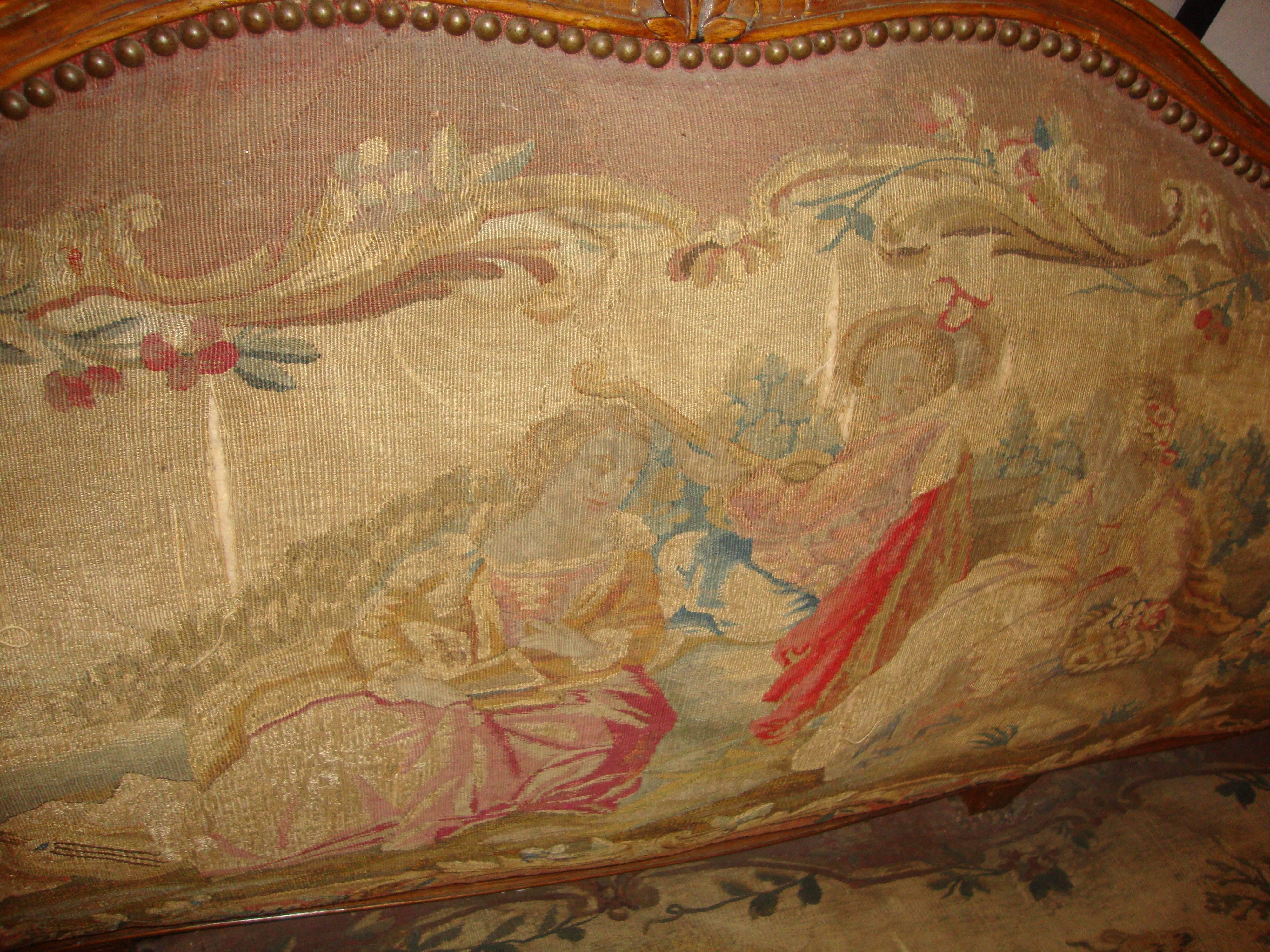 Fruitwood-Sessel aus dem 18. Jahrhundert mit Aubusson-Polsterung aus dem Louis XV.-Stil im Angebot 6