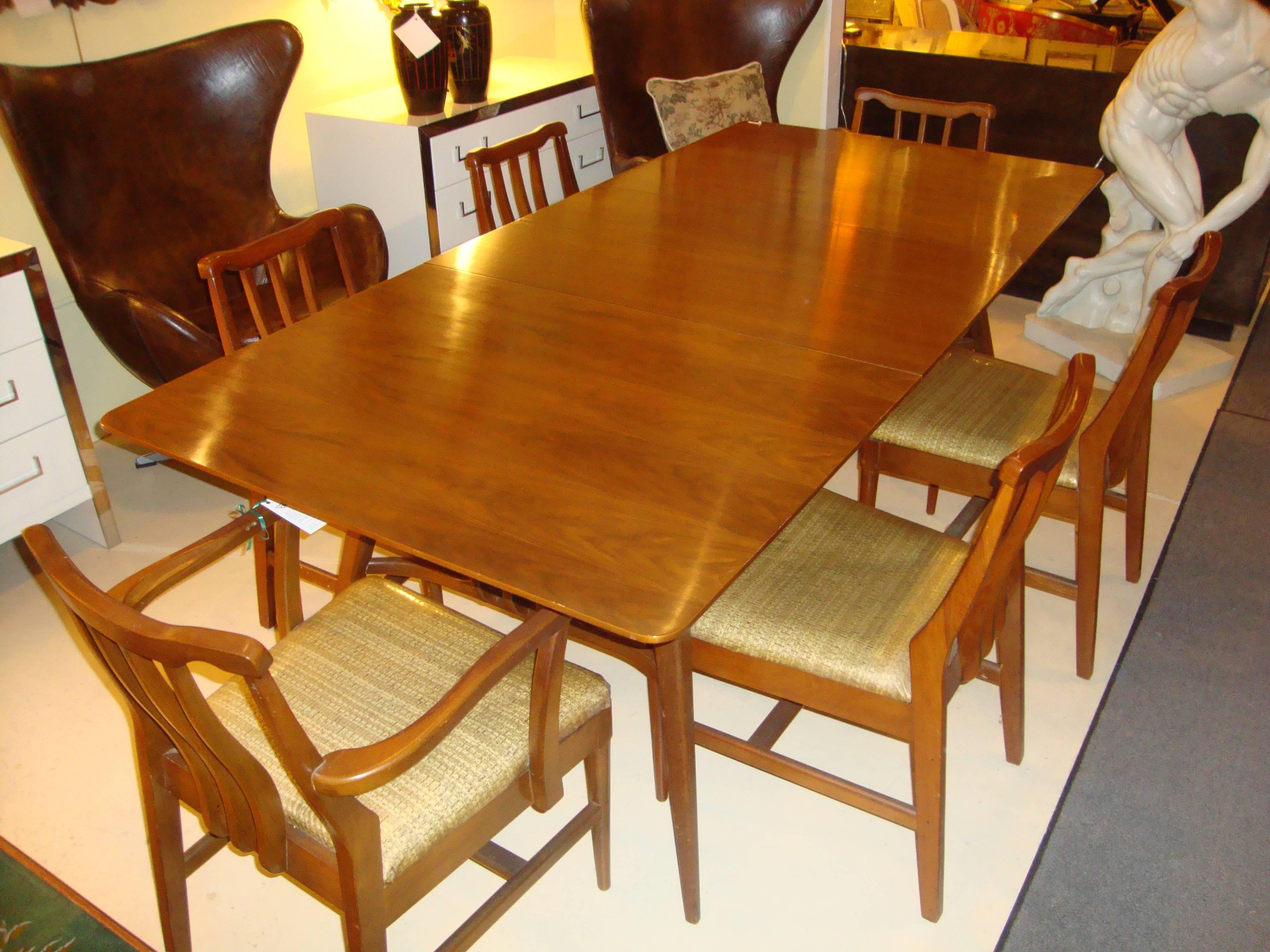 Set of Six Mid-Century Modern Dining Chairs 4