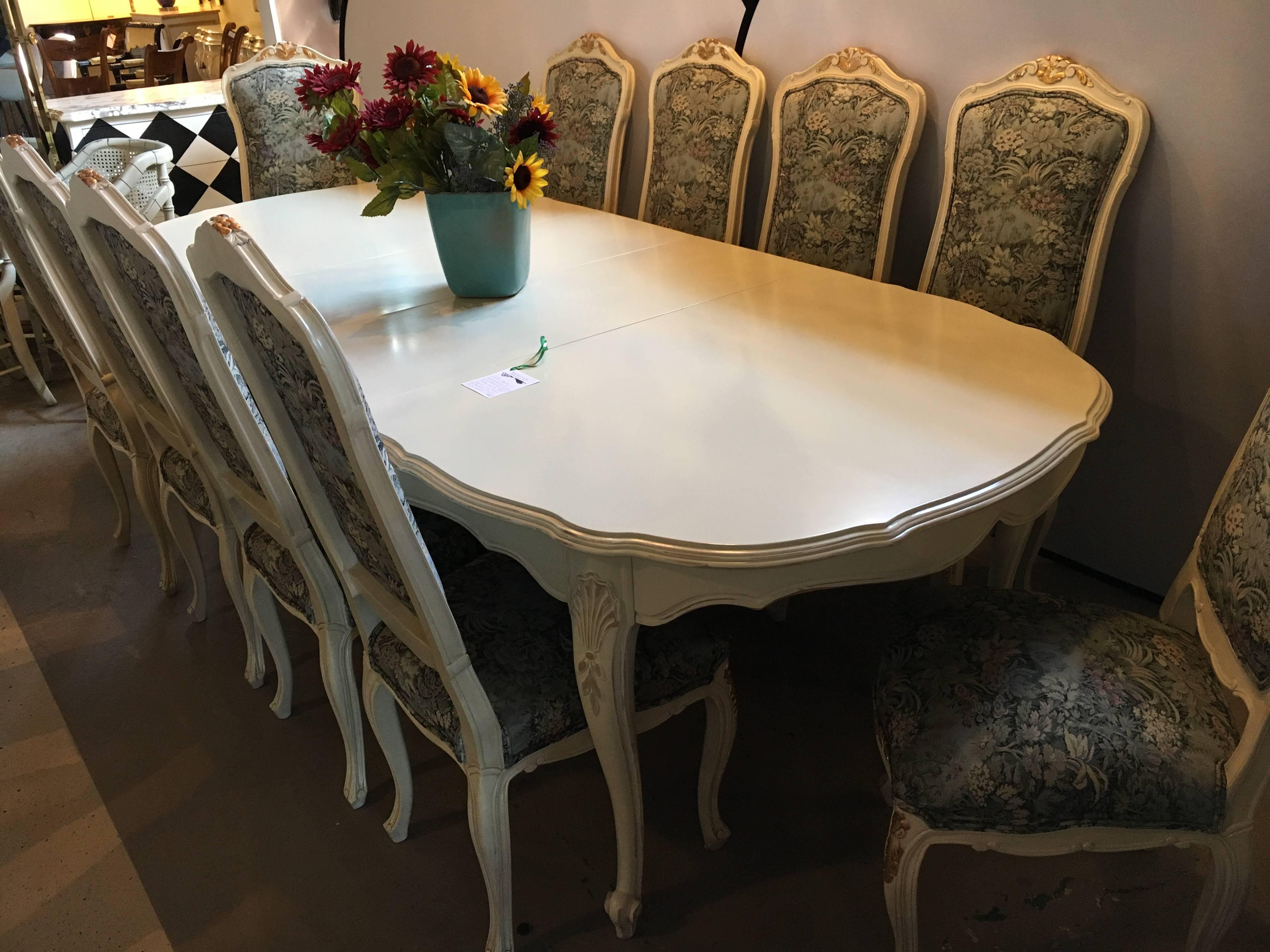 Swedish Paint Decorated Distressed Louis XV Style Dining Table with Three Leaves In Good Condition In Stamford, CT