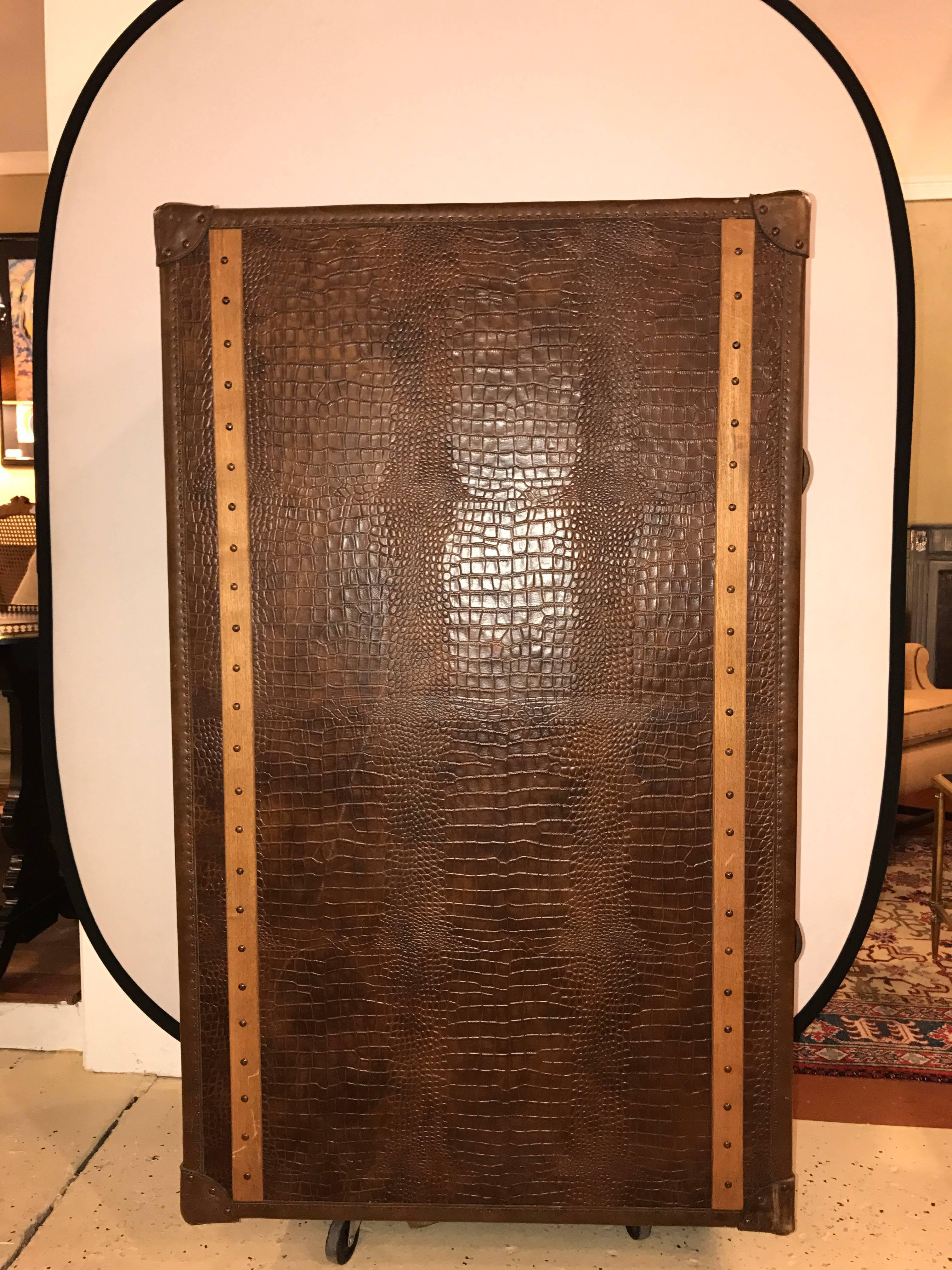 Leather Alligator Style Oak Trimmed Trunk or Coffee Table In Good Condition In Stamford, CT