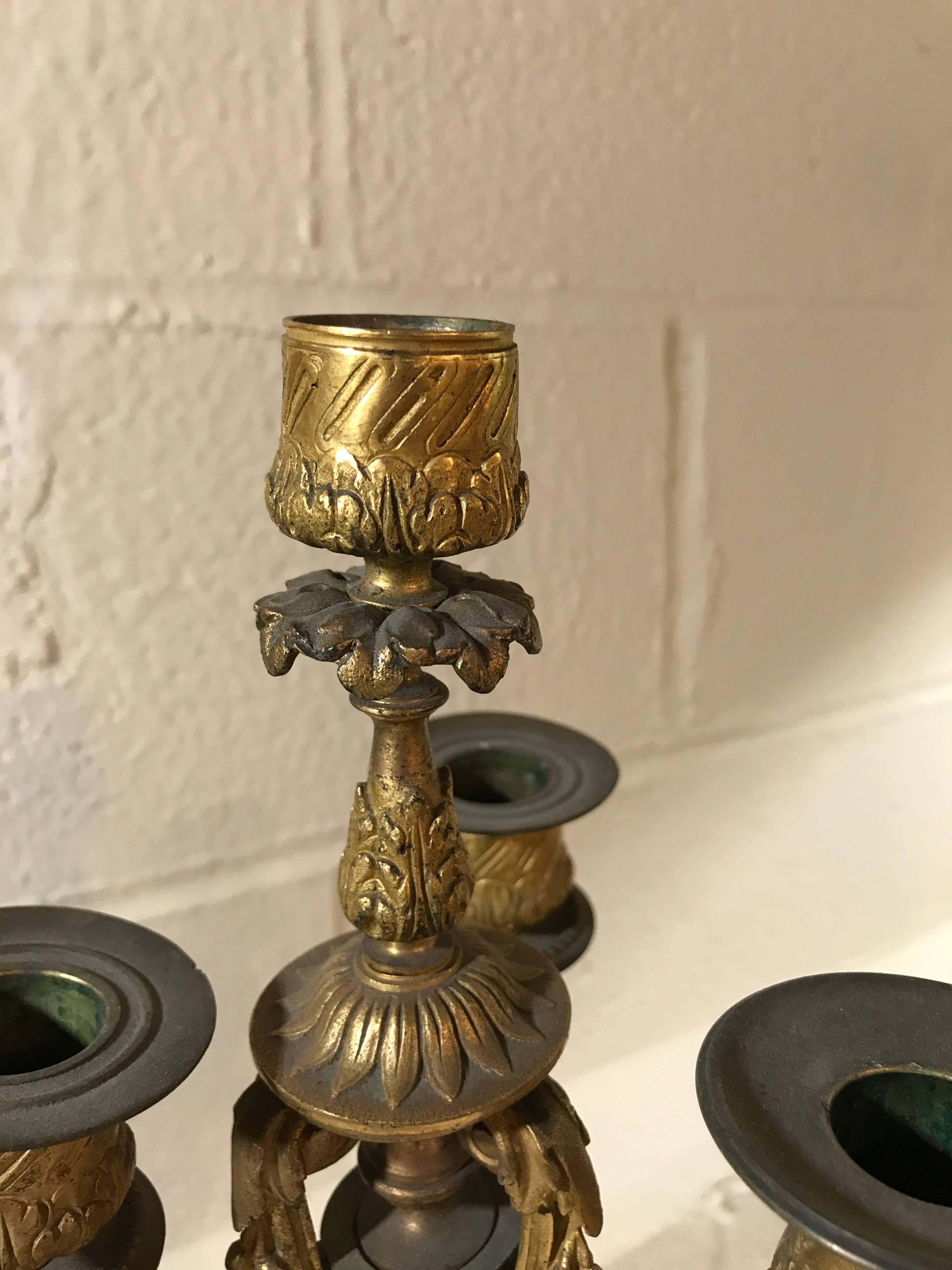 Candelabro de bronce de cuatro luces, siglo XIX en venta 1